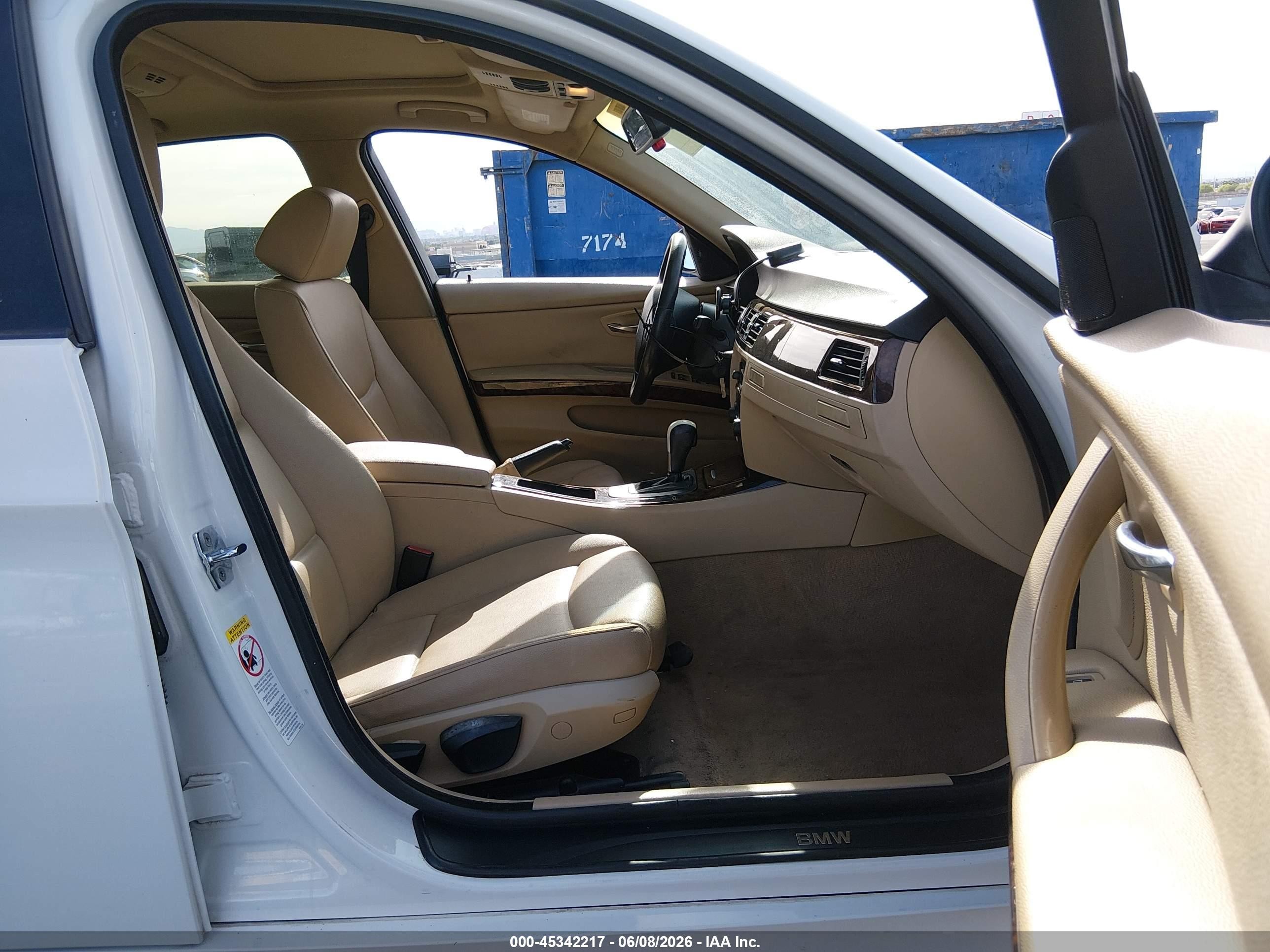 2006 Bmw 325i   White vin: WBAVB13576PT06560