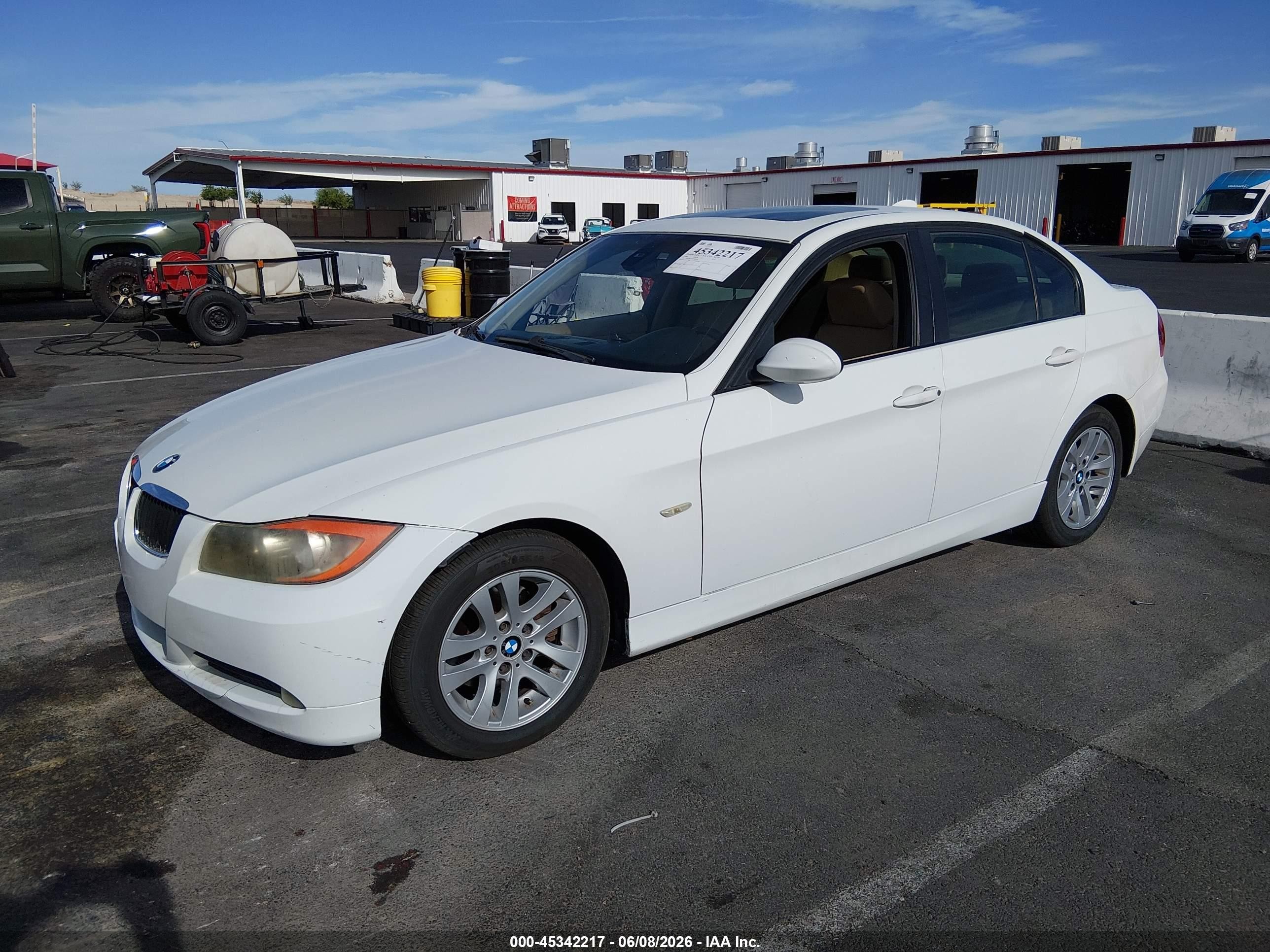 2006 Bmw 325i   White vin: WBAVB13576PT06560