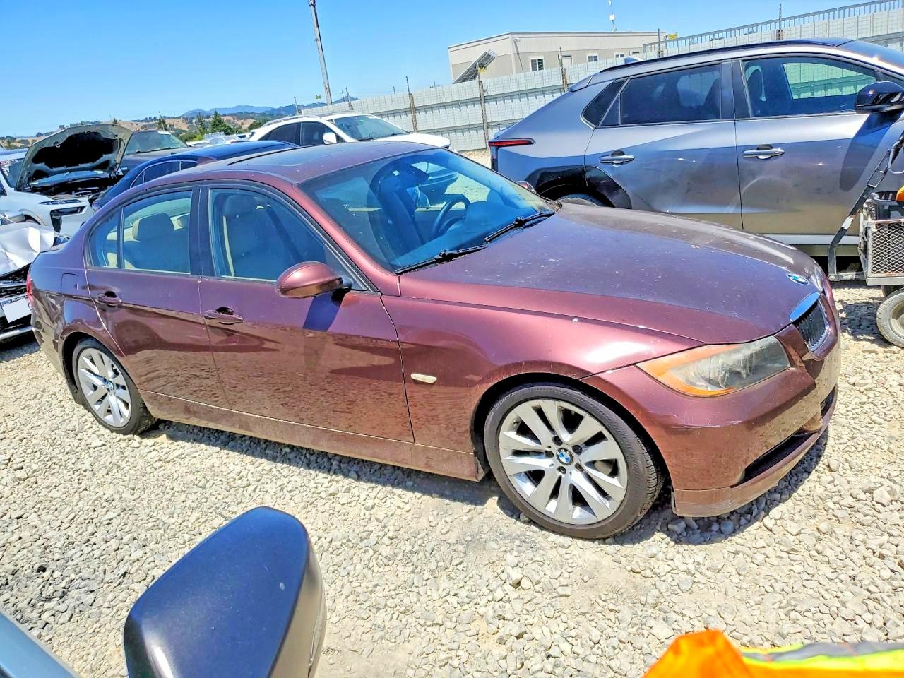 2006 Bmw 325 I Burgundy vin: WBAVB135X6KX51792