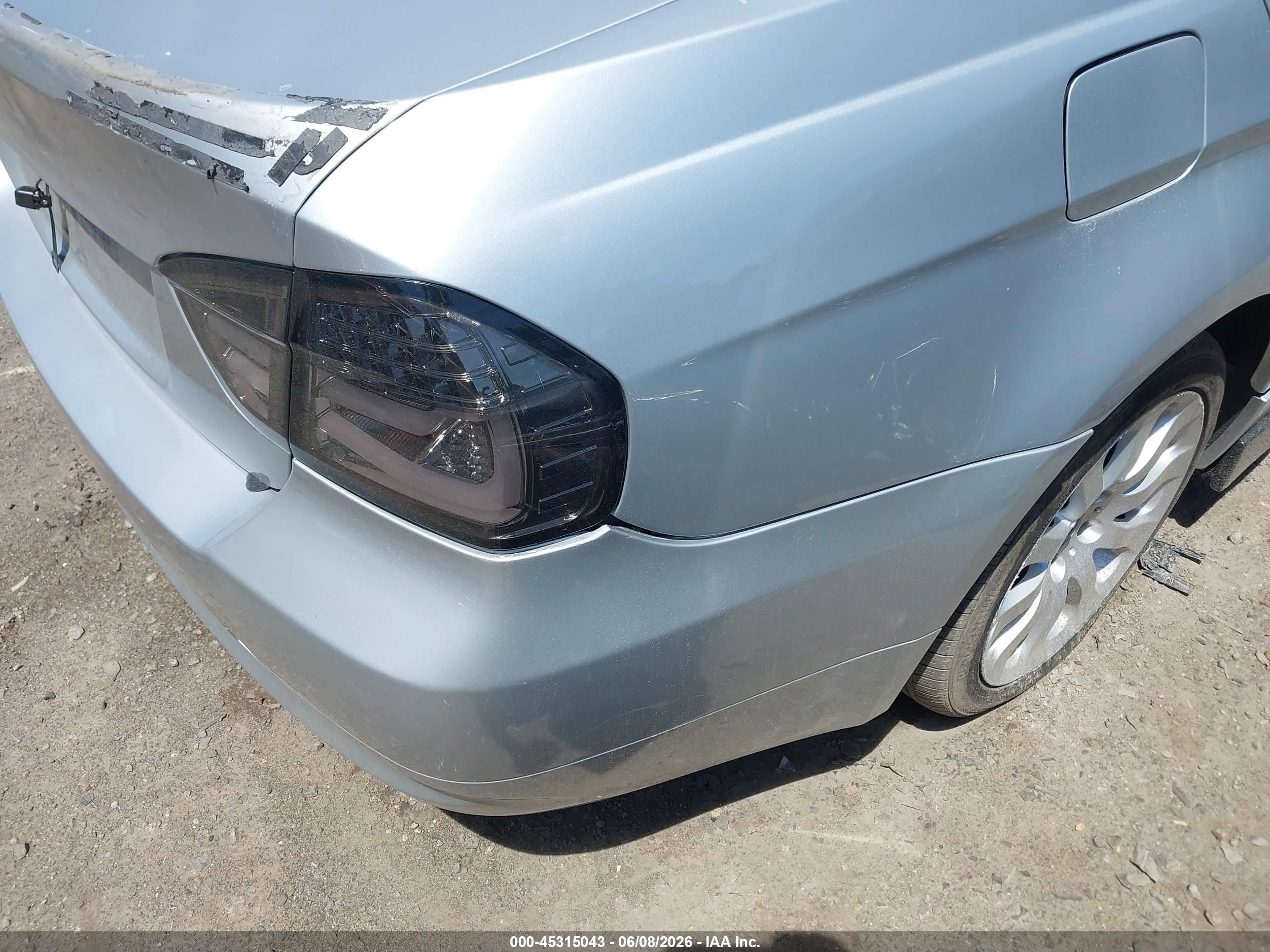 2006 Bmw 330i   Silver vin: WBAVB33536KR81816