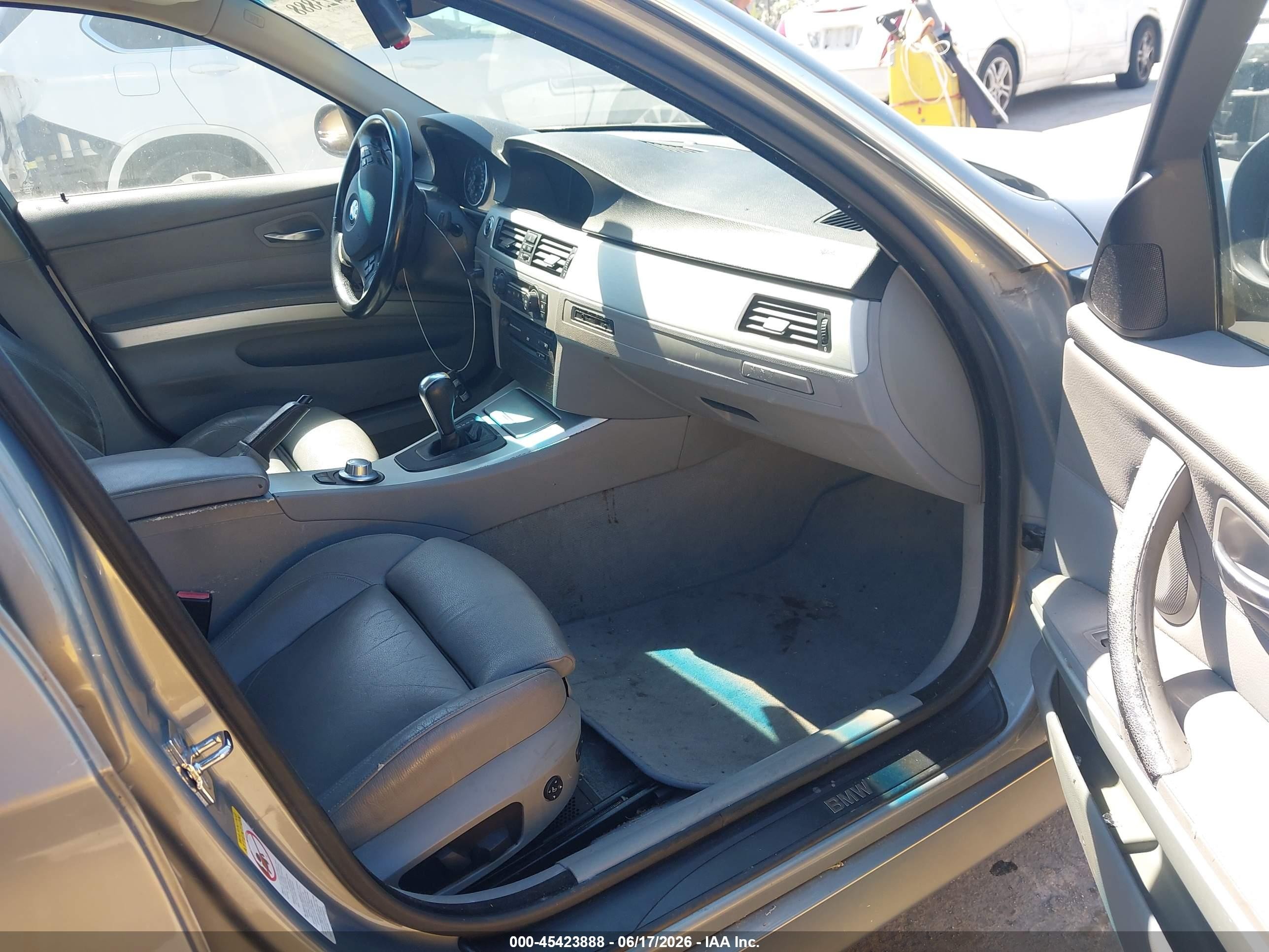 2006 Bmw 330i   Light Blue vin: WBAVB33546KR72686