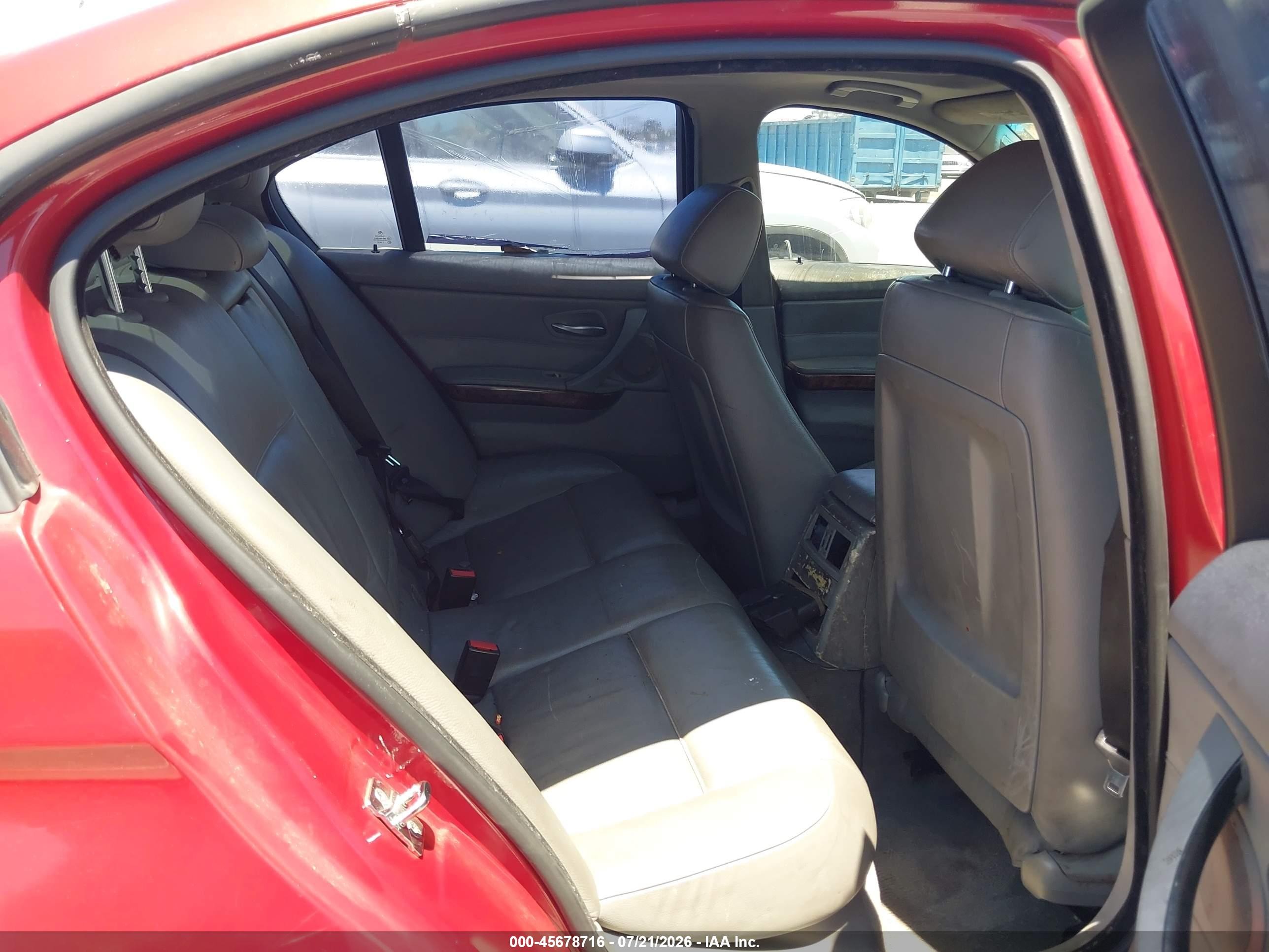2006 Bmw 330i   Maroon vin: WBAVB33556KR73698