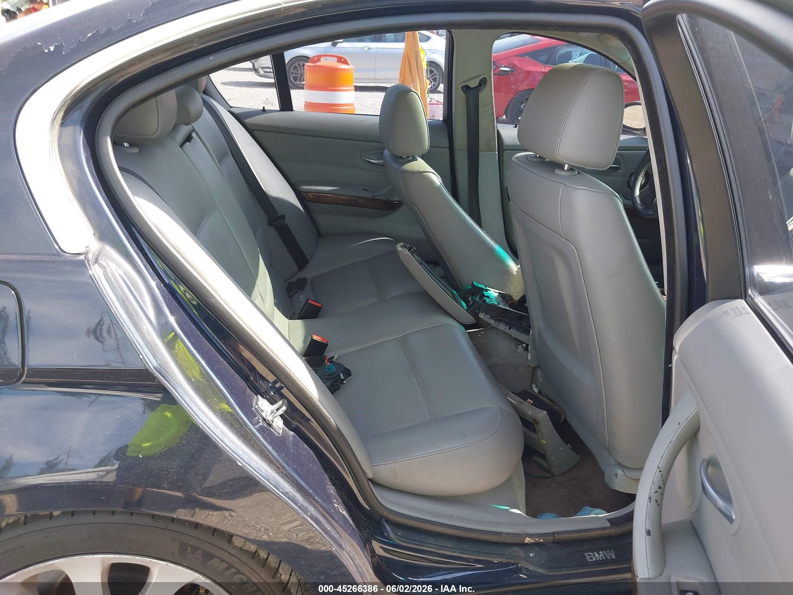 2006 Bmw 330i   Blue vin: WBAVB33556KR76178
