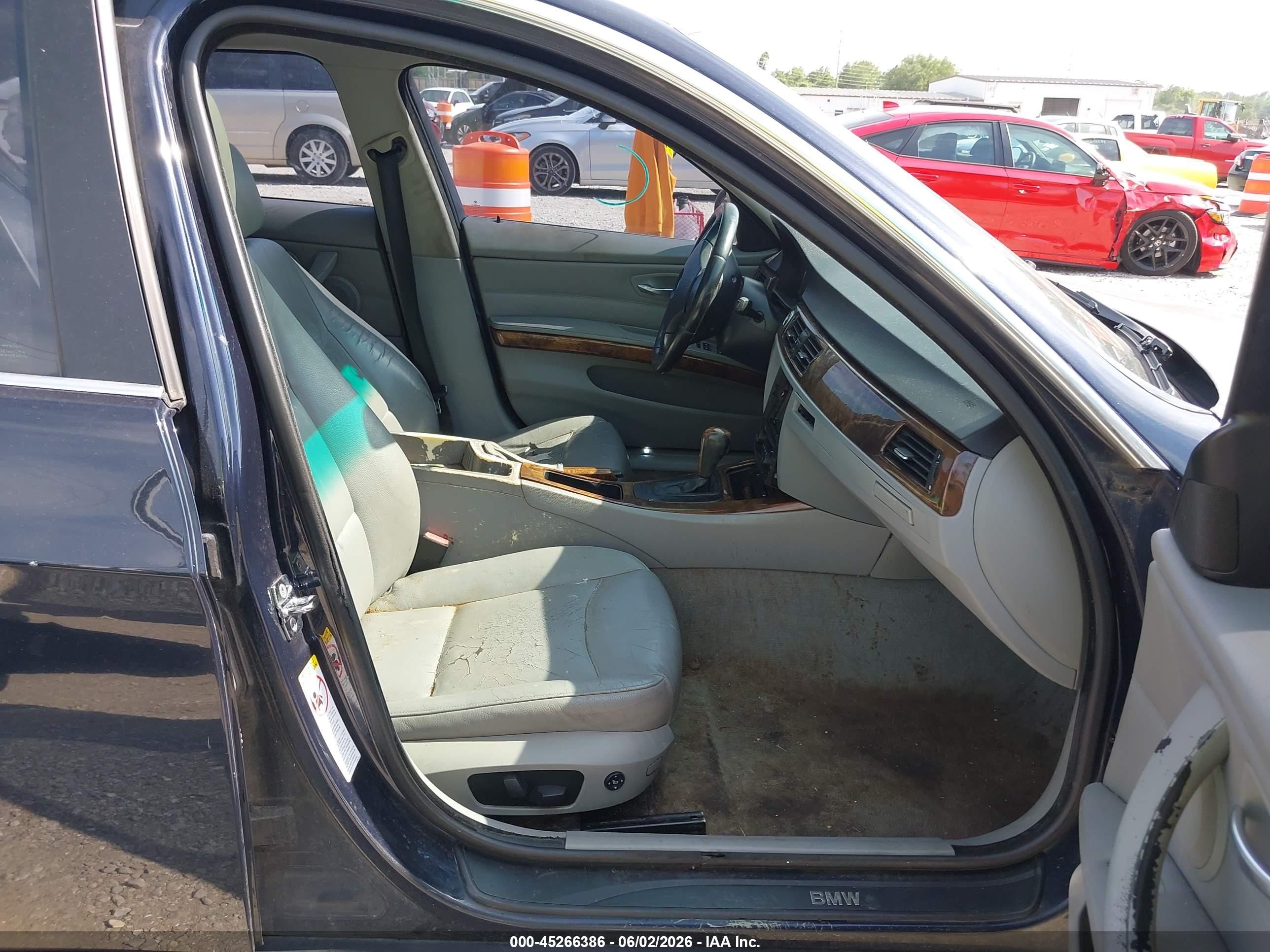 2006 Bmw 330i   Blue vin: WBAVB33556KR76178