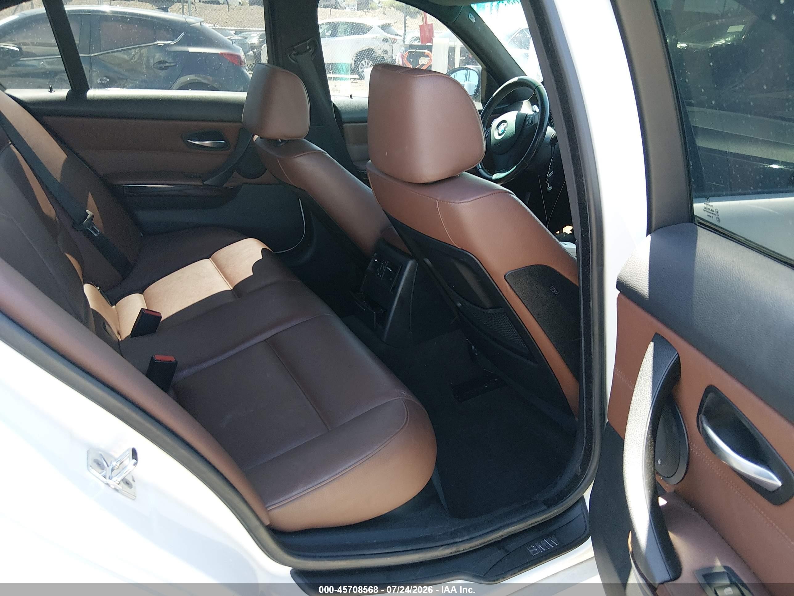 2008 Bmw 335i   White vin: WBAVB73508VH24088