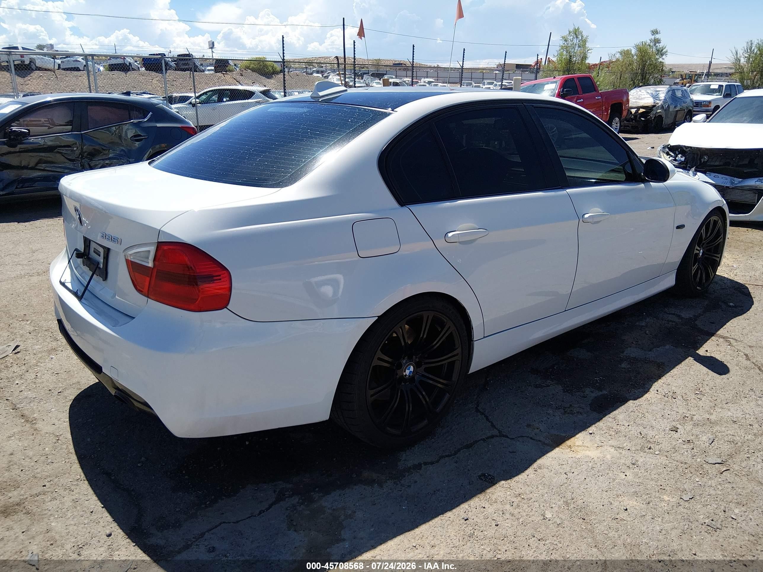 2008 Bmw 335i   White vin: WBAVB73508VH24088