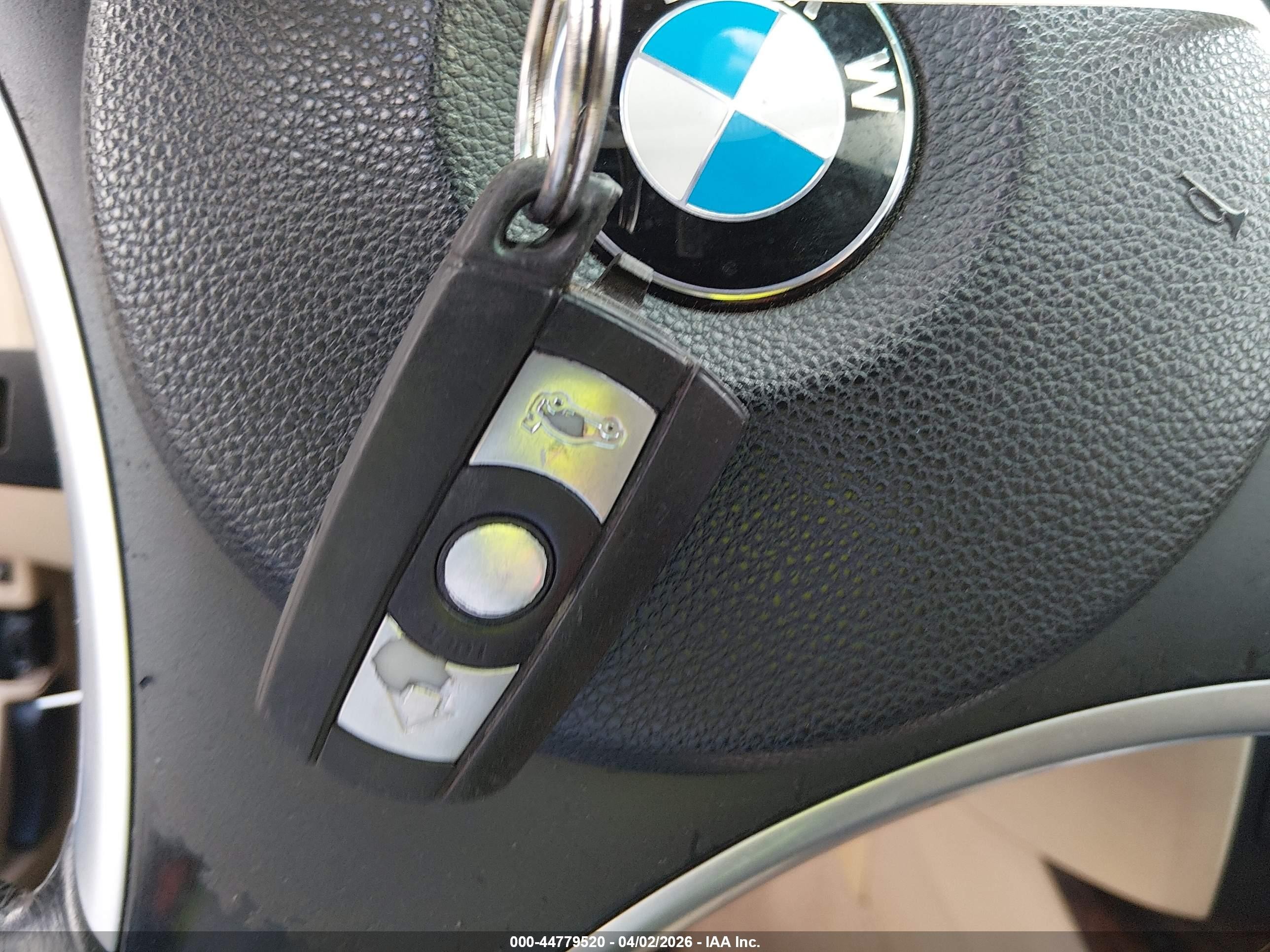 2007 Bmw 335i   White vin: WBAVB73527PA89913