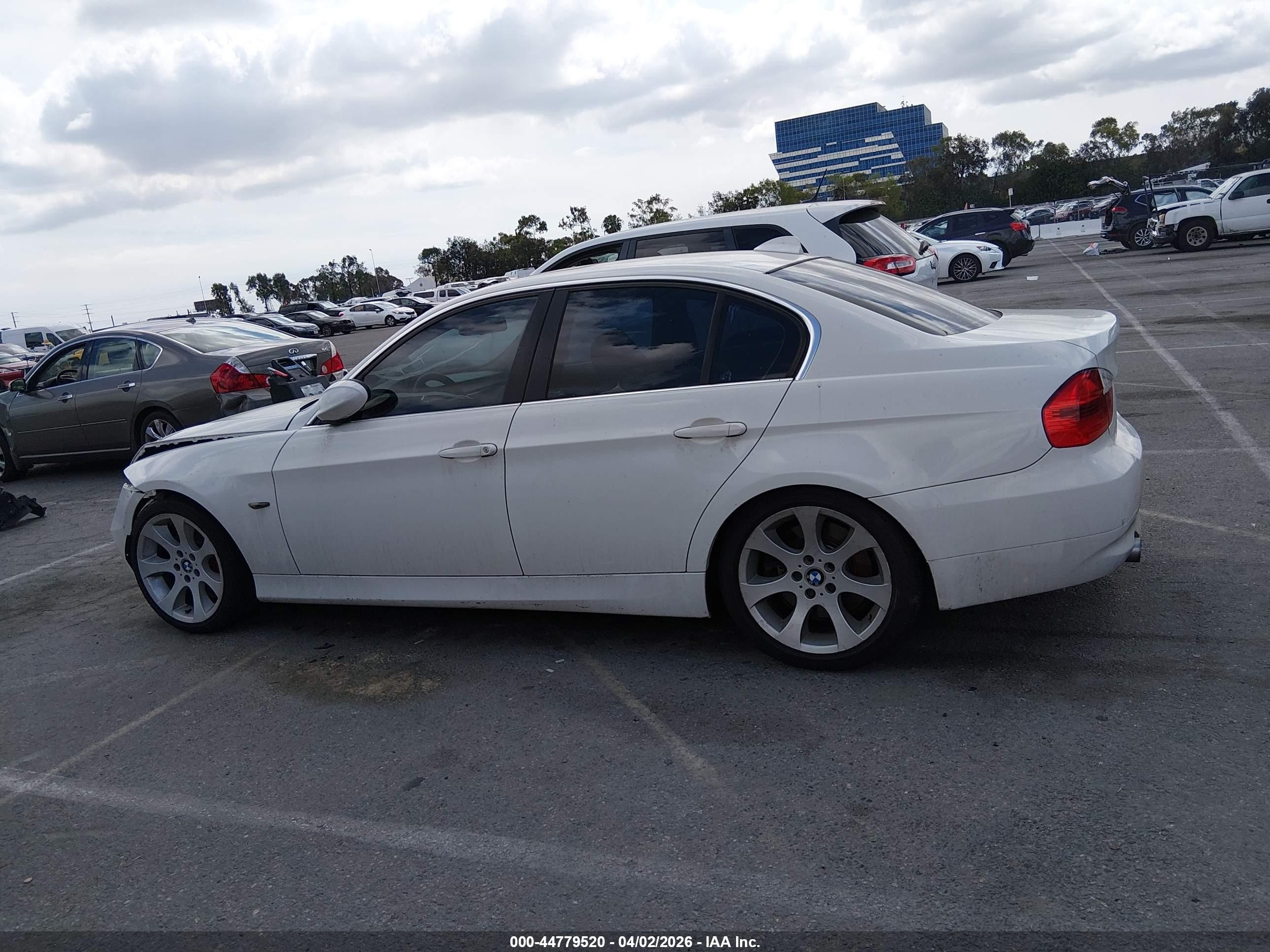 2007 Bmw 335i   White vin: WBAVB73527PA89913
