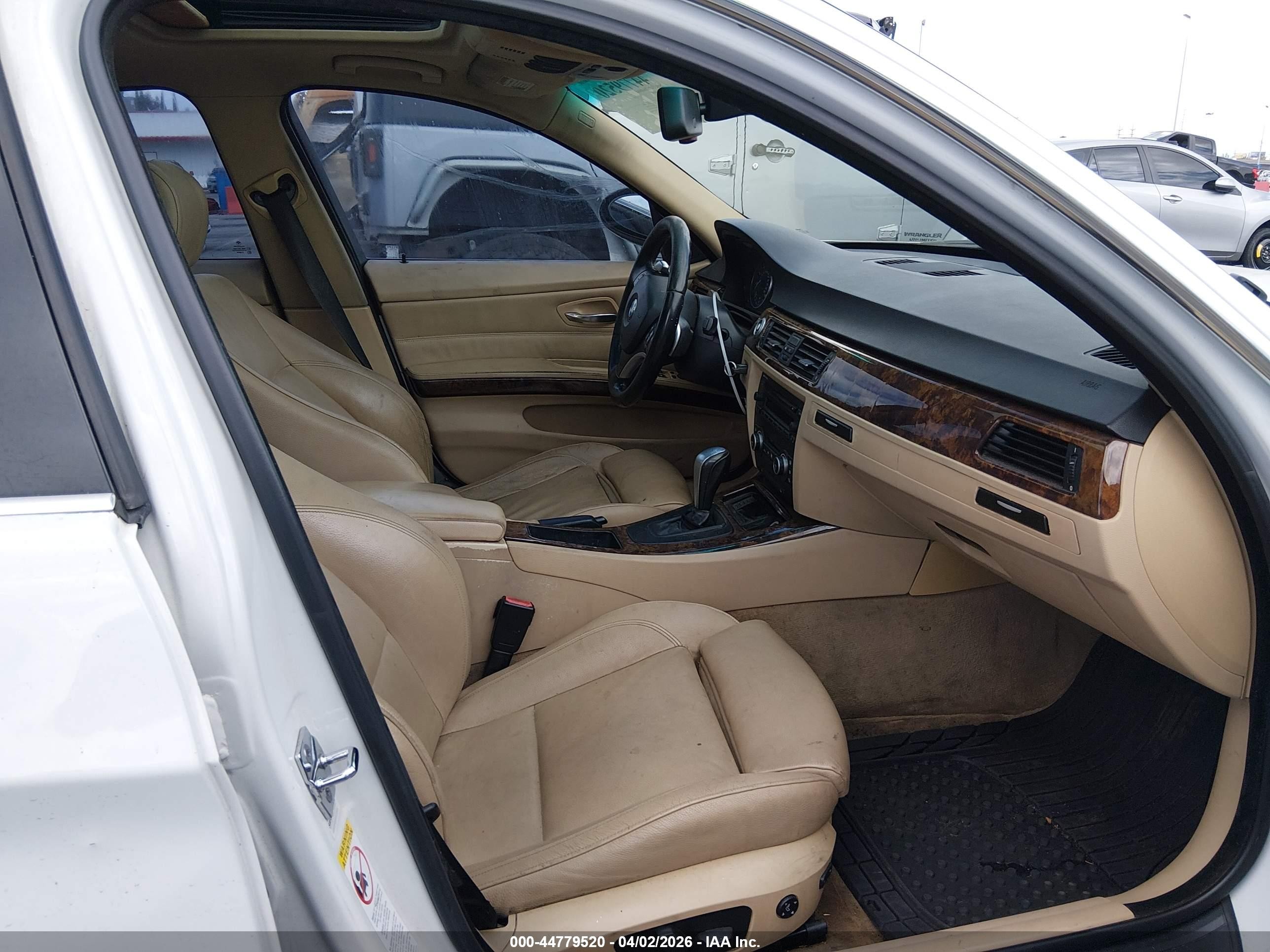 2007 Bmw 335i   White vin: WBAVB73527PA89913