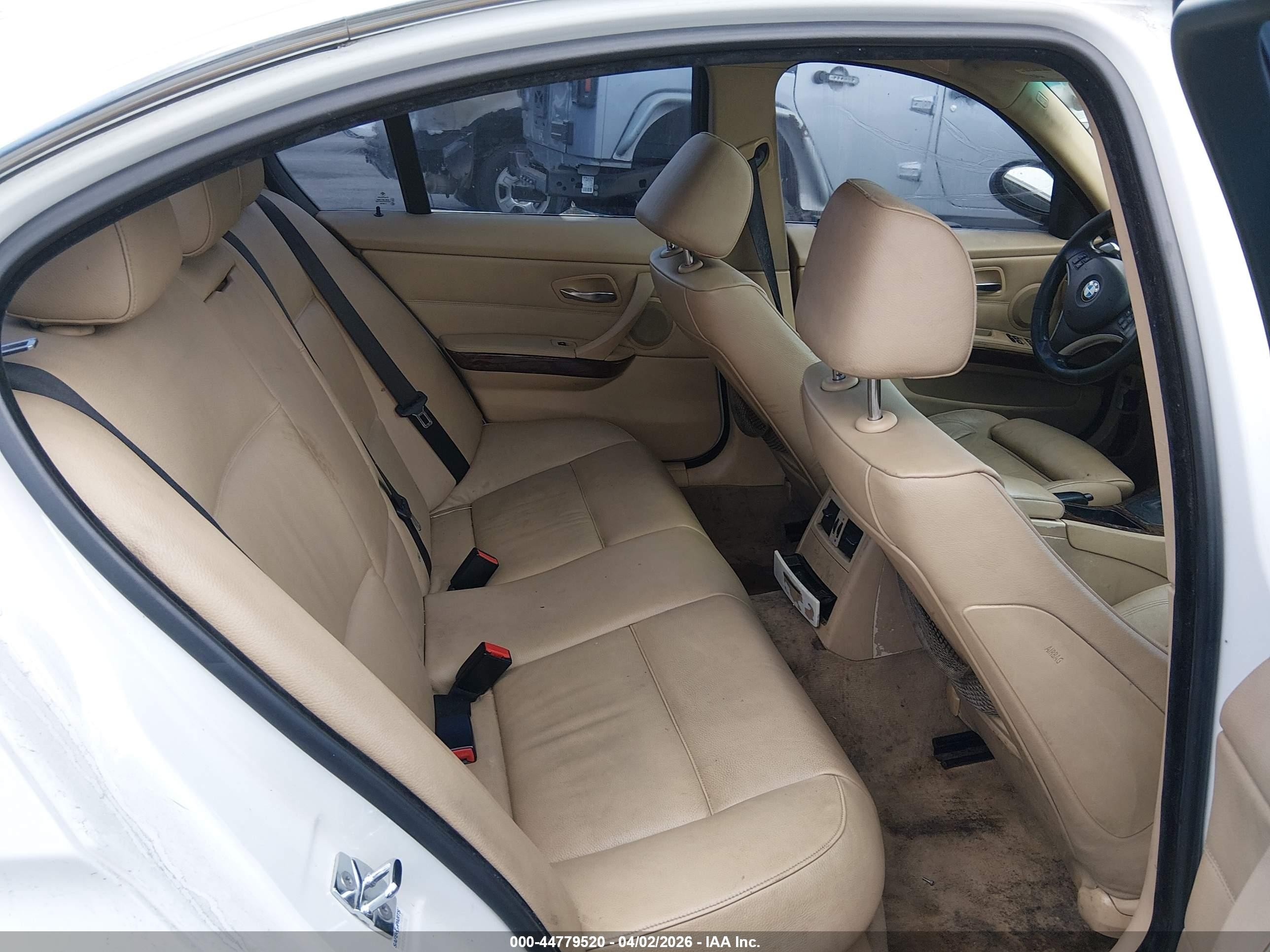 2007 Bmw 335i   White vin: WBAVB73527PA89913