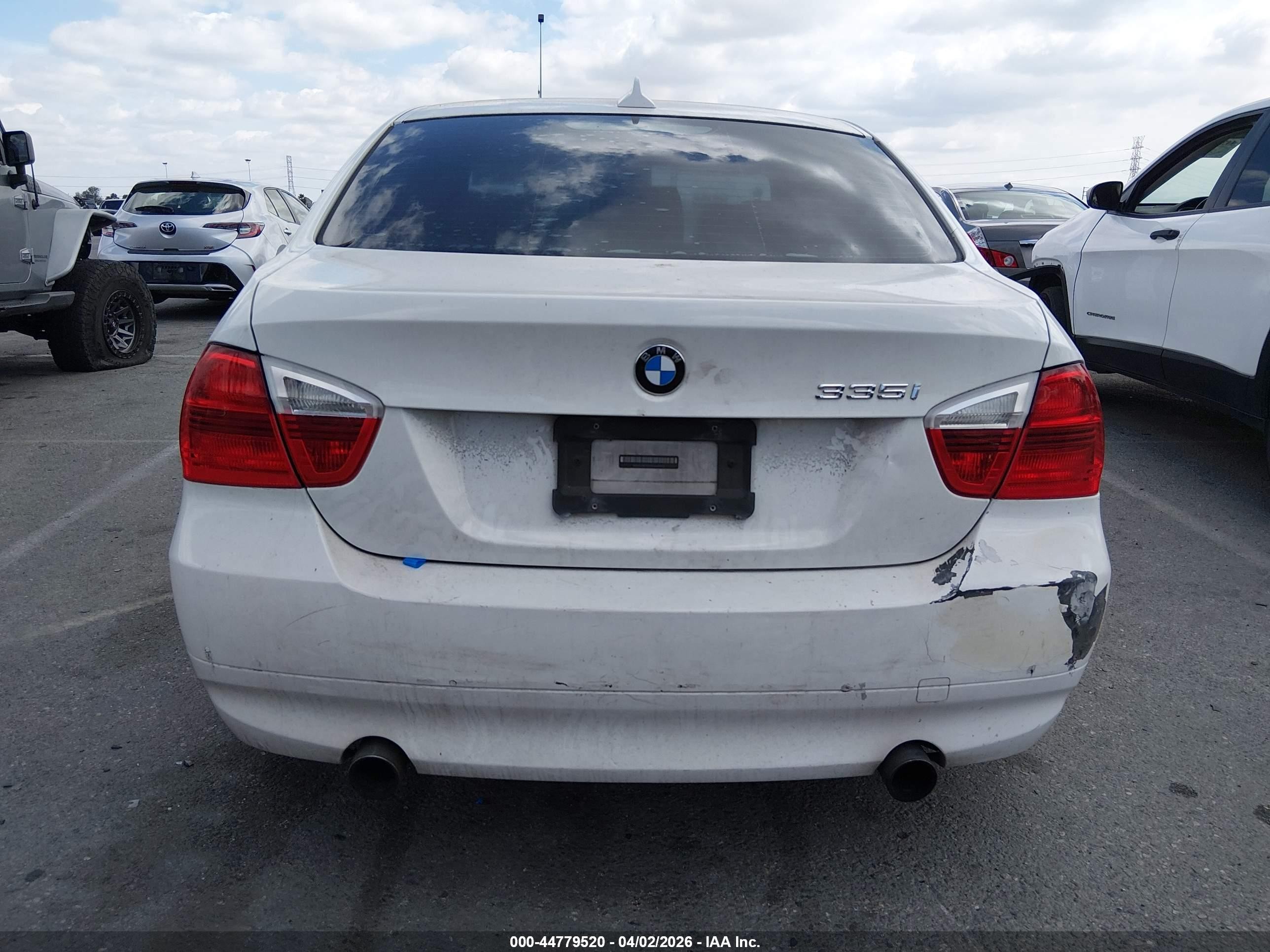 2007 Bmw 335i   White vin: WBAVB73527PA89913
