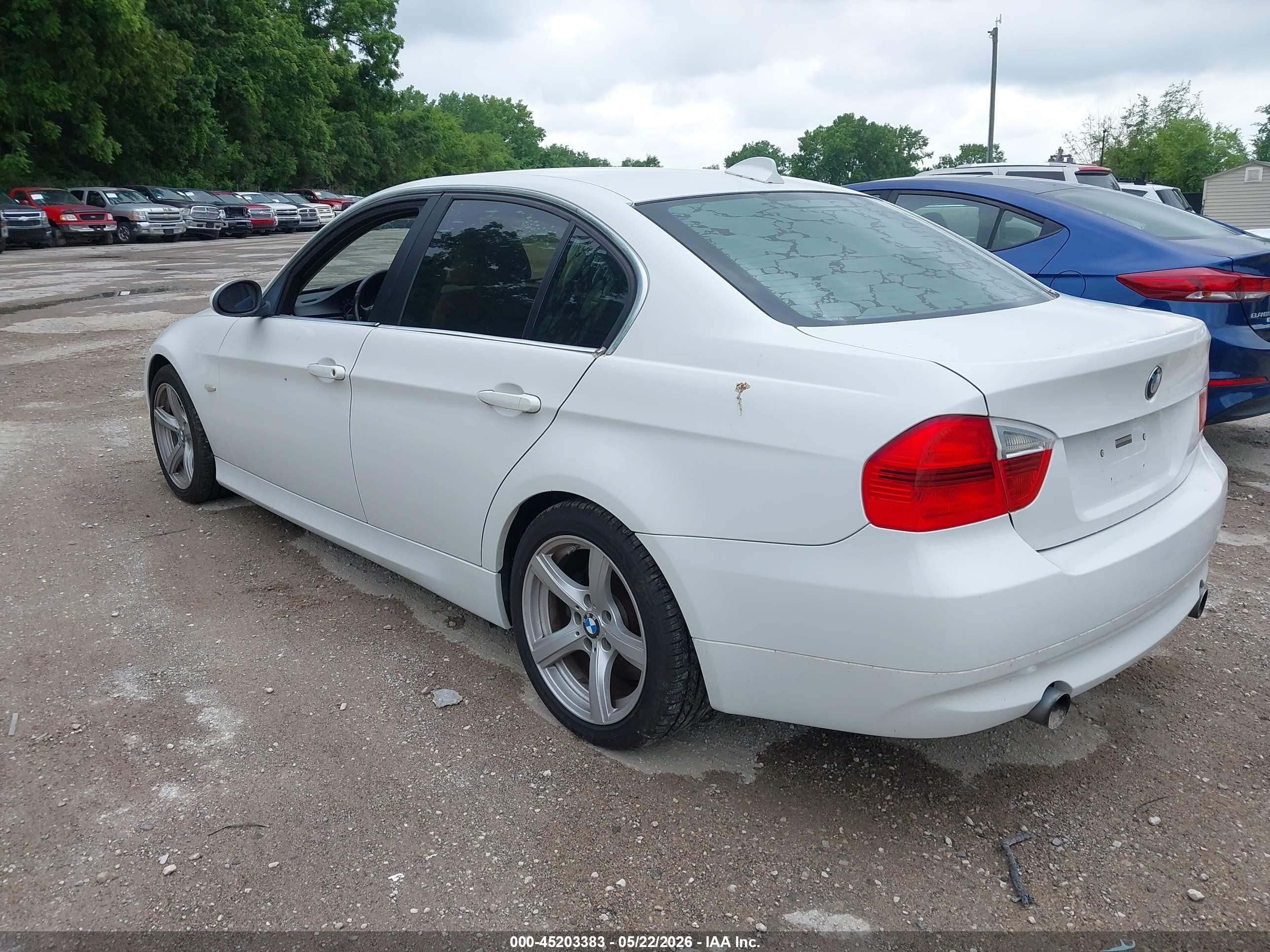 2007 Bmw 335i   White vin: WBAVB73557KY60570