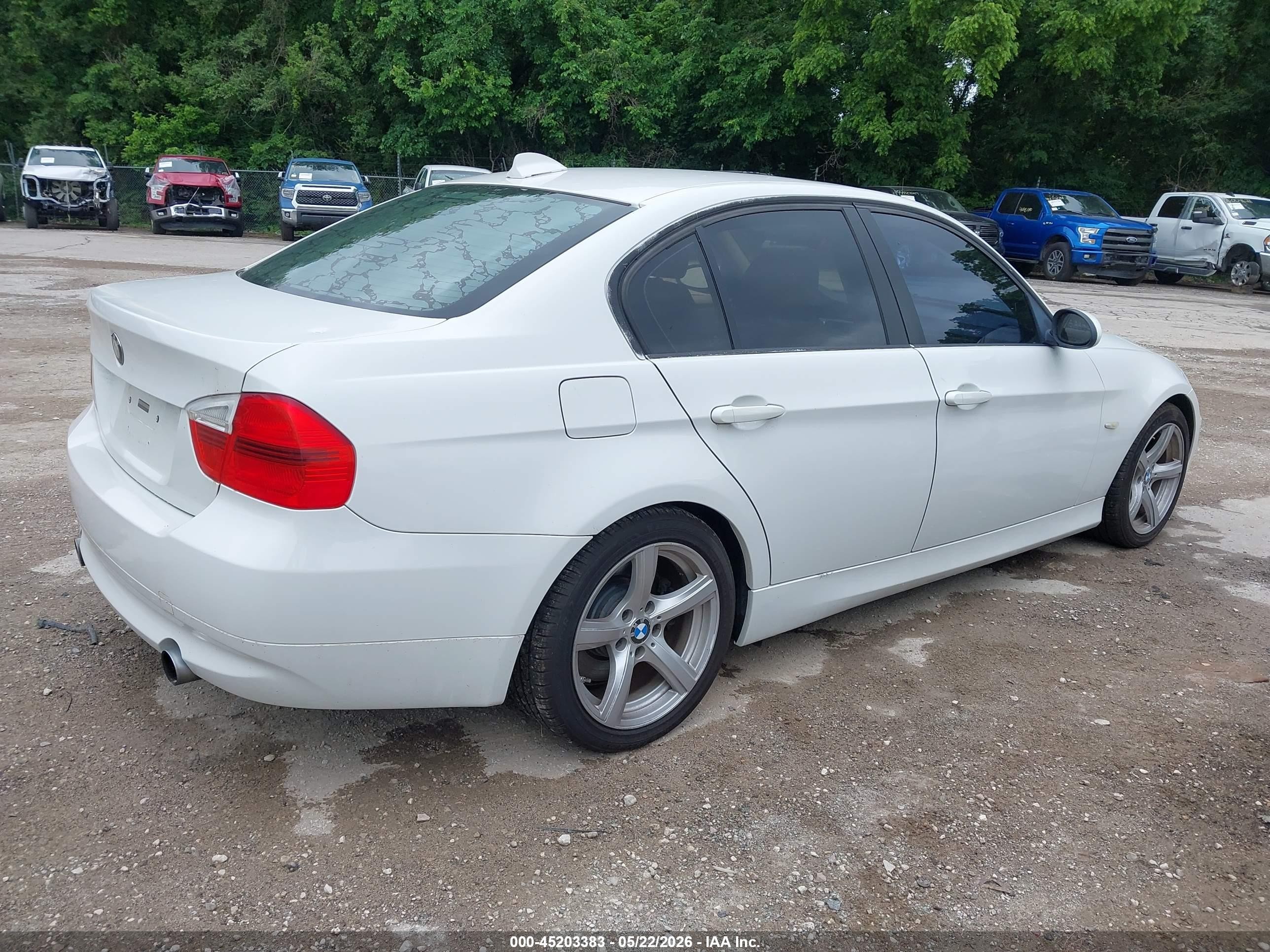 2007 Bmw 335i   White vin: WBAVB73557KY60570