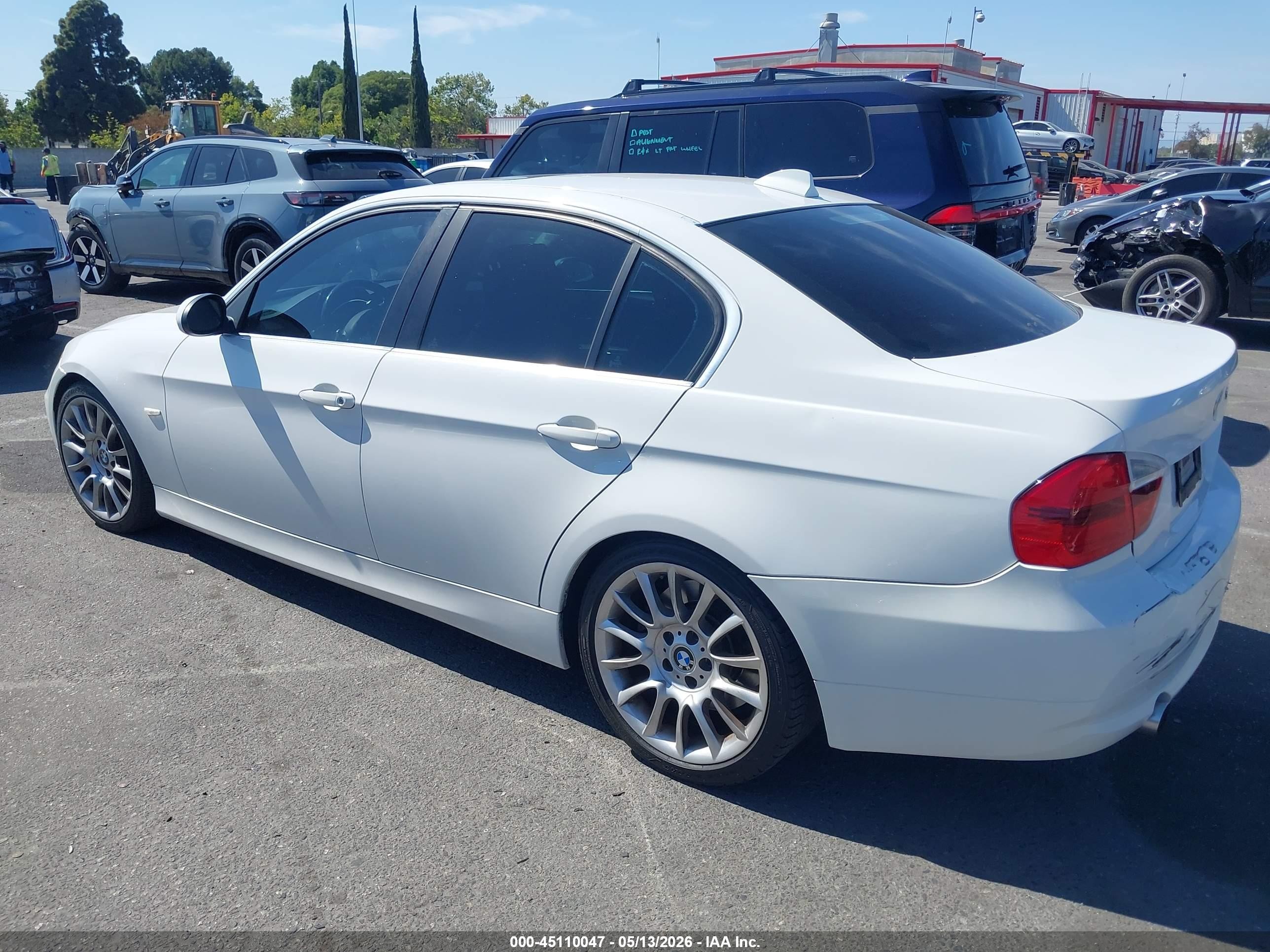 2008 Bmw 335i   White vin: WBAVB73558KY64846