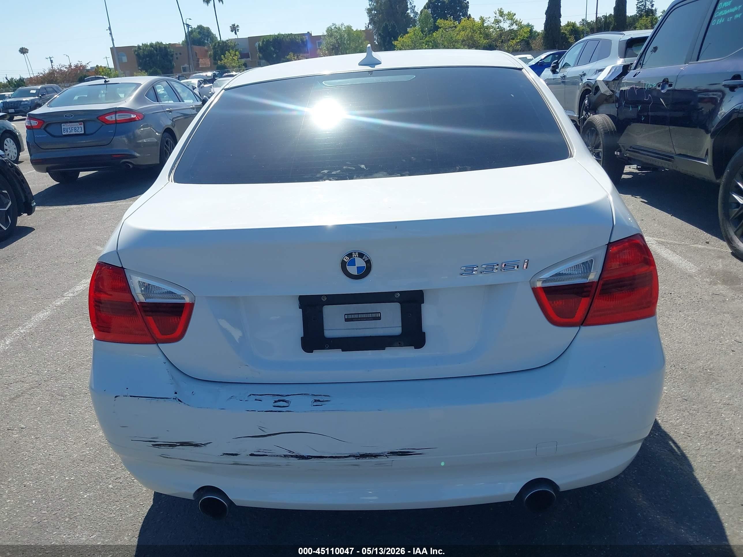 2008 Bmw 335i   White vin: WBAVB73558KY64846