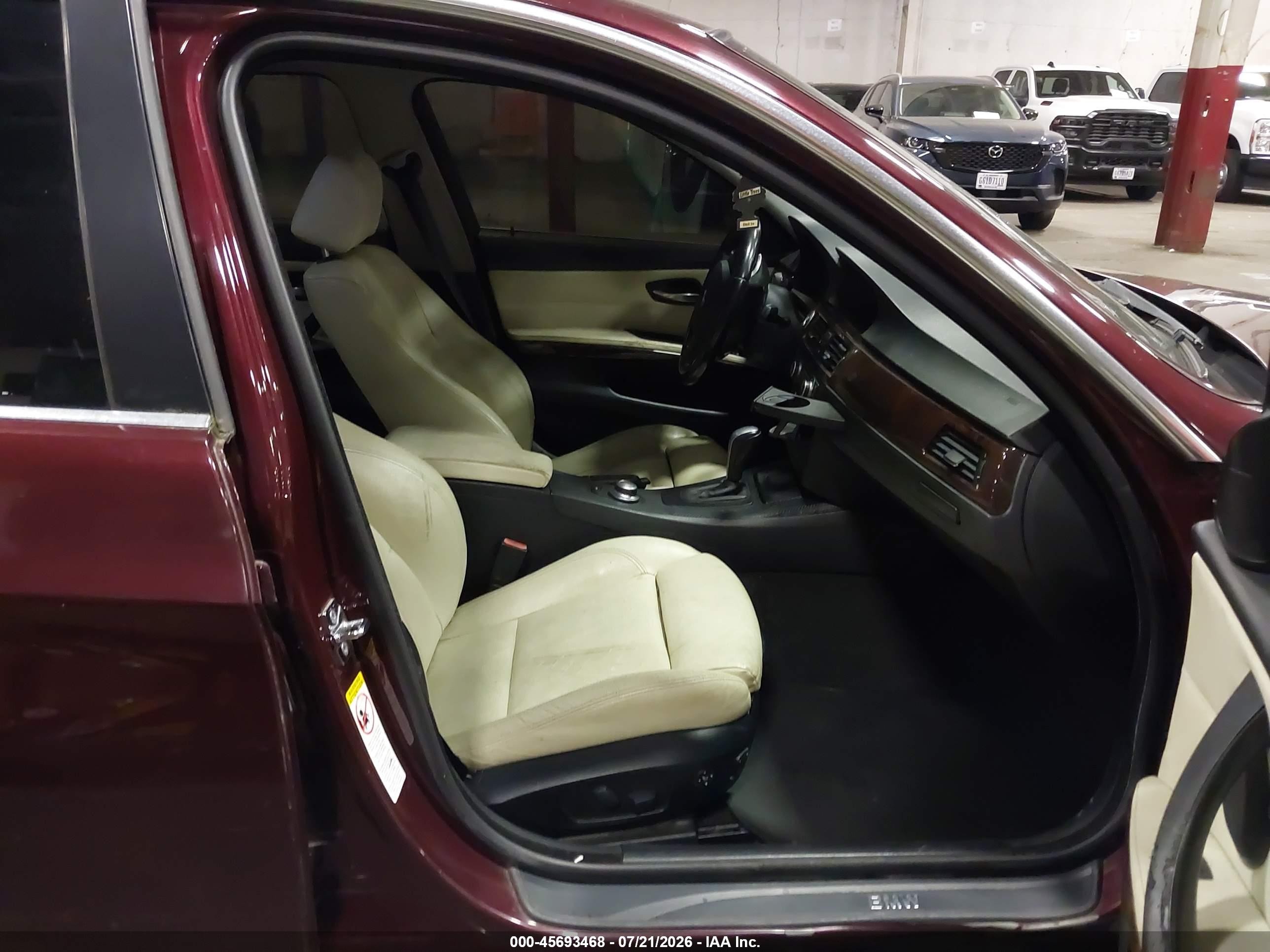 2008 Bmw 335i   Burgundy vin: WBAVB73598VH25224