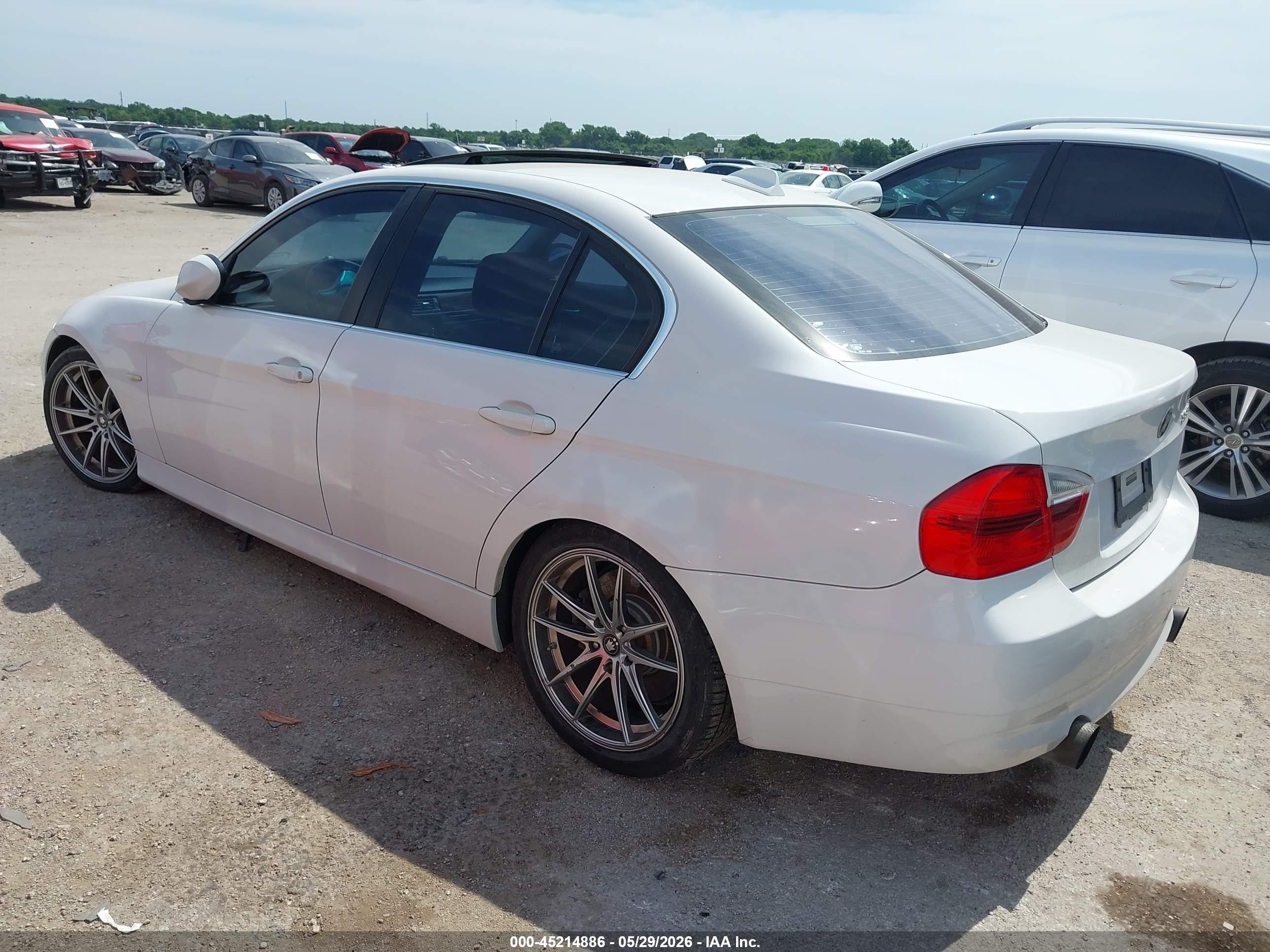 2008 Bmw 335i Белый vin: WBAVB77538NH80097