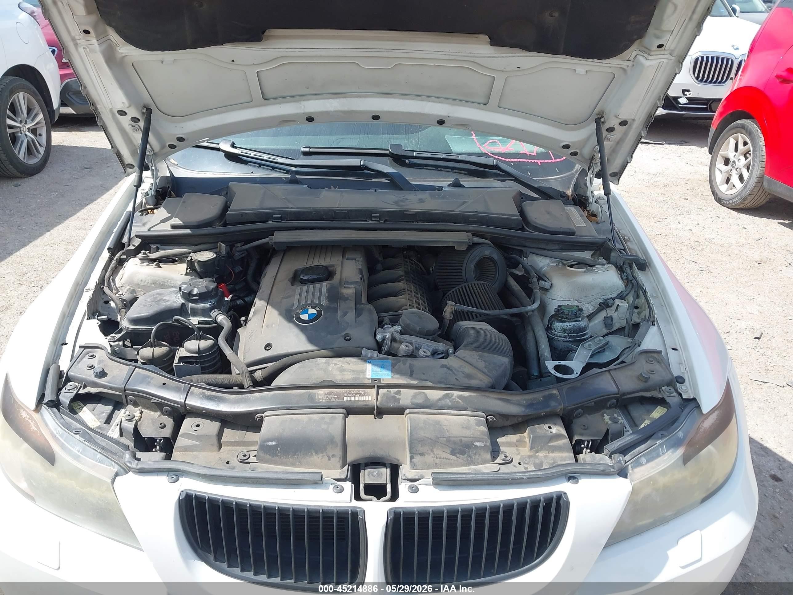 2008 Bmw 335i Белый vin: WBAVB77538NH80097