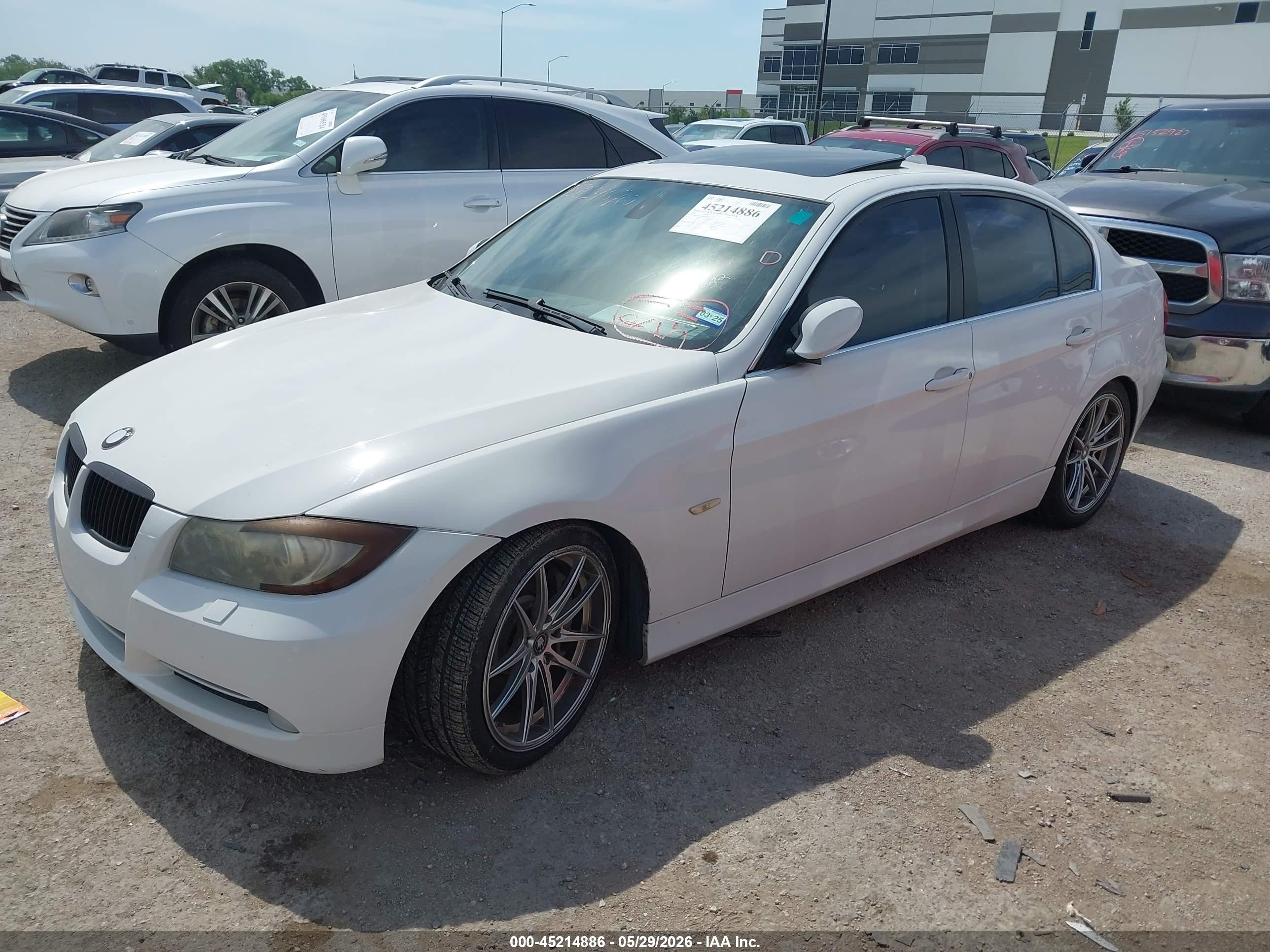 2008 Bmw 335i Белый vin: WBAVB77538NH80097
