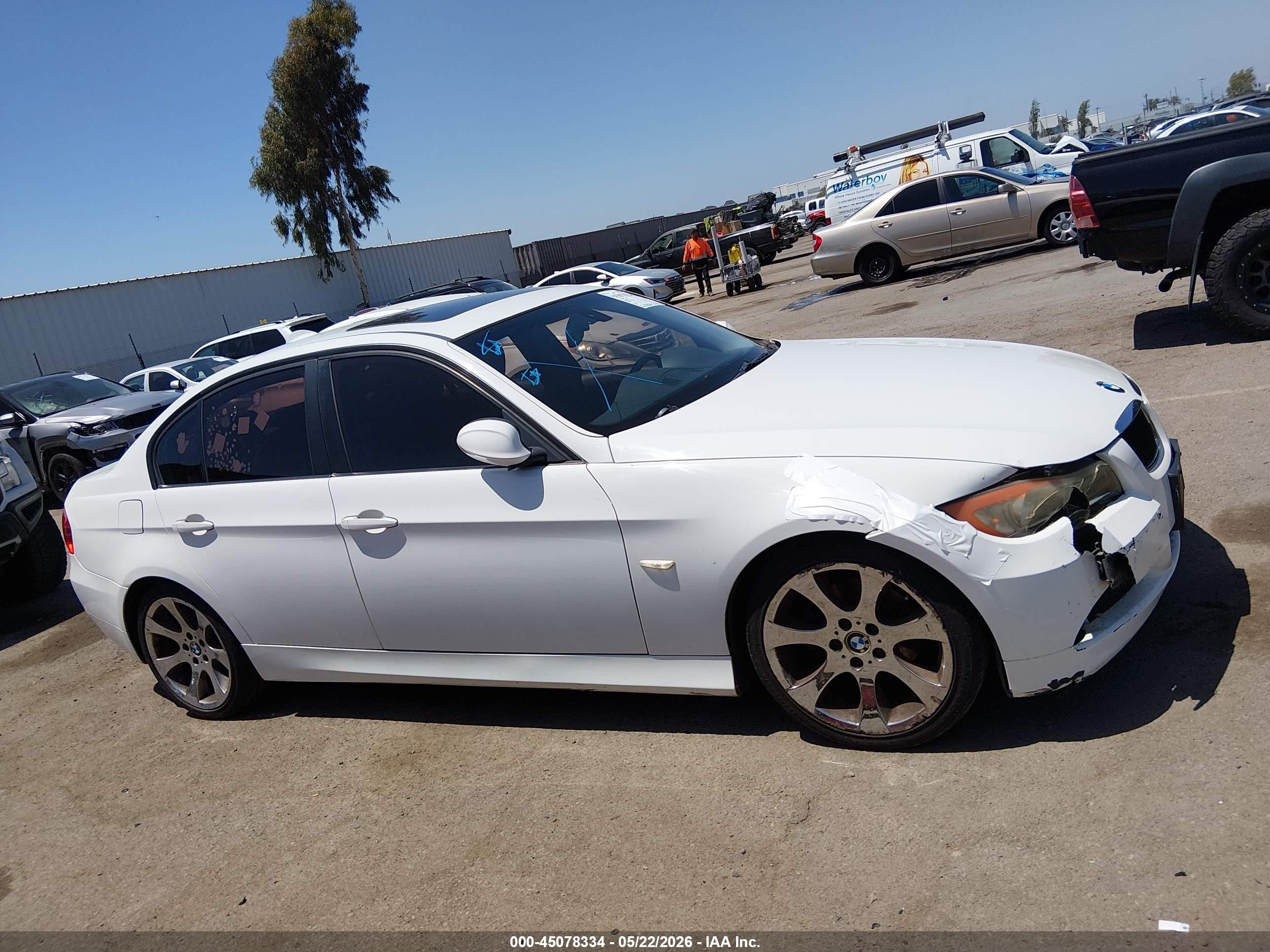 2007 Bmw 328i   White vin: WBAVC53557FZ80234