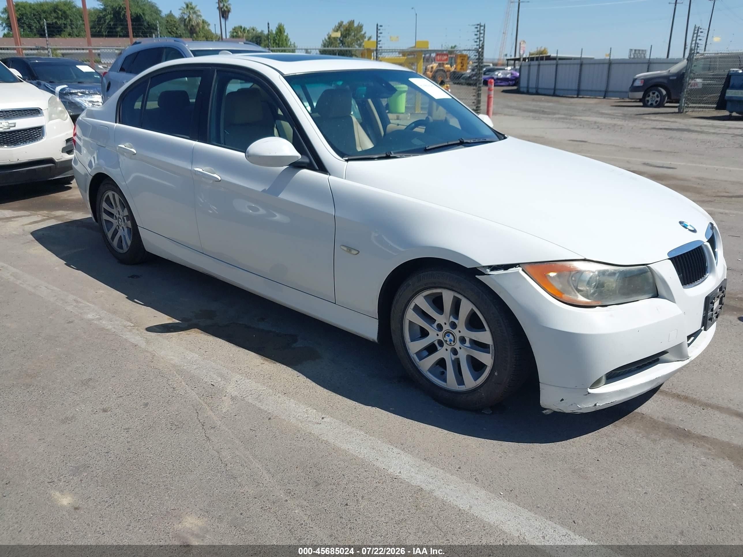 2007 Bmw 328i   White vin: WBAVC53567FZ76905