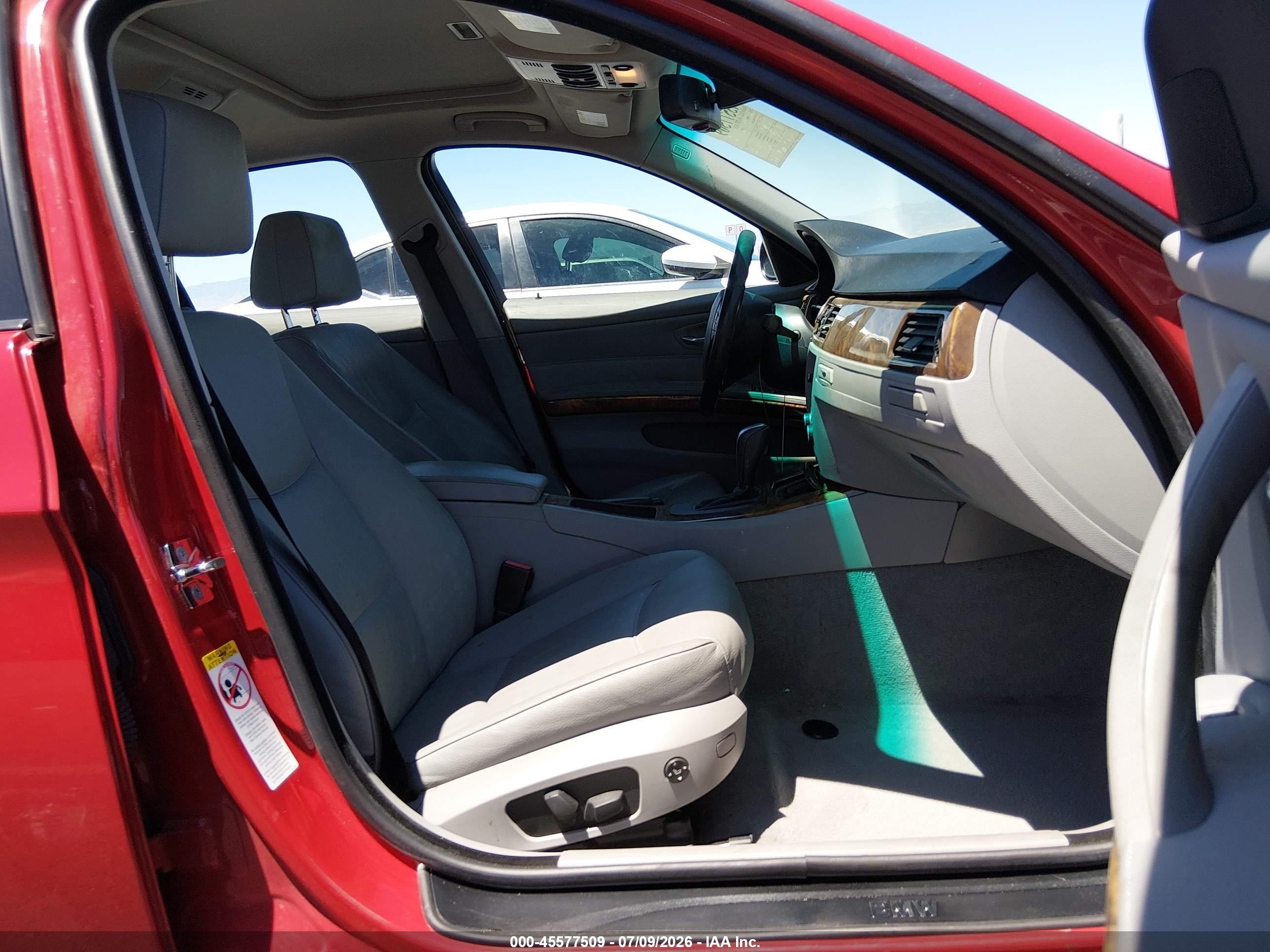 2008 Bmw 328i   Red vin: WBAVC53568FZ83015