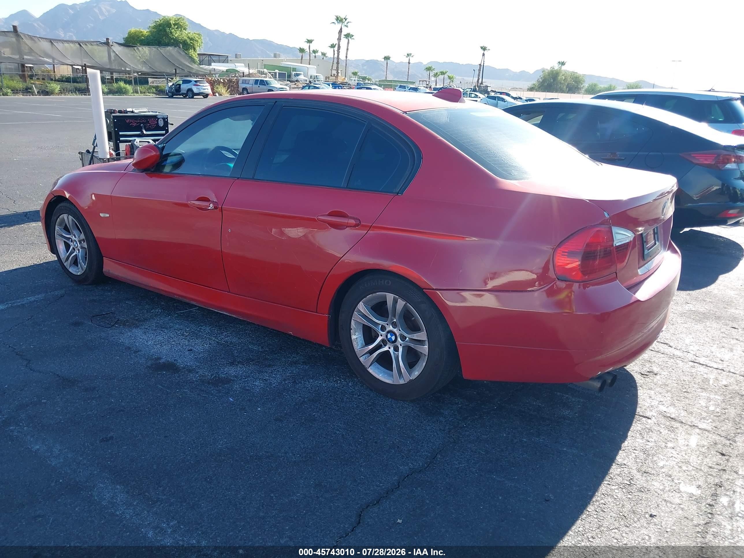 2008 Bmw 328i   Red vin: WBAVC535X8FZ82384