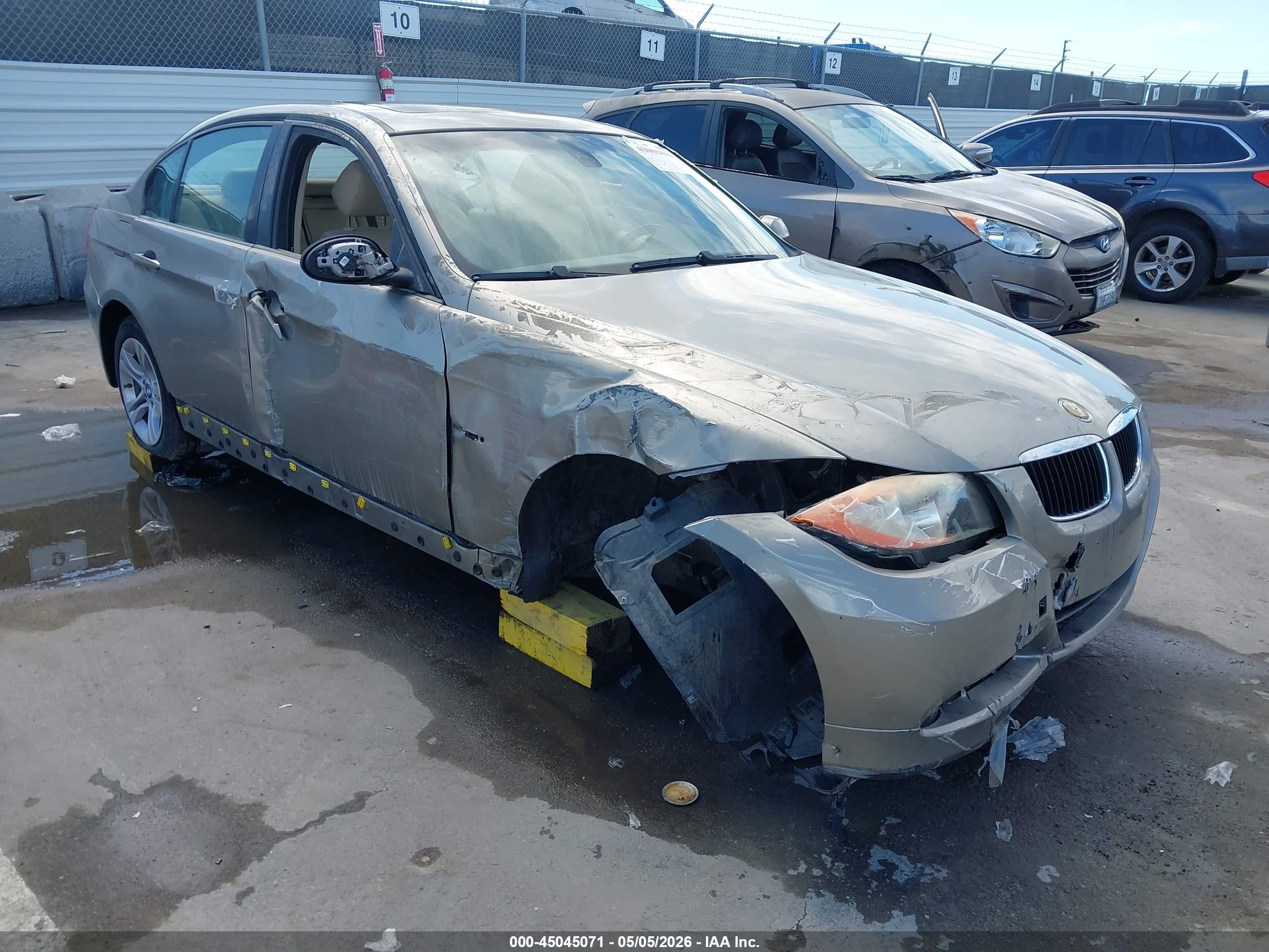 2008 Bmw 328i   Gold vin: WBAVC57518NK78168