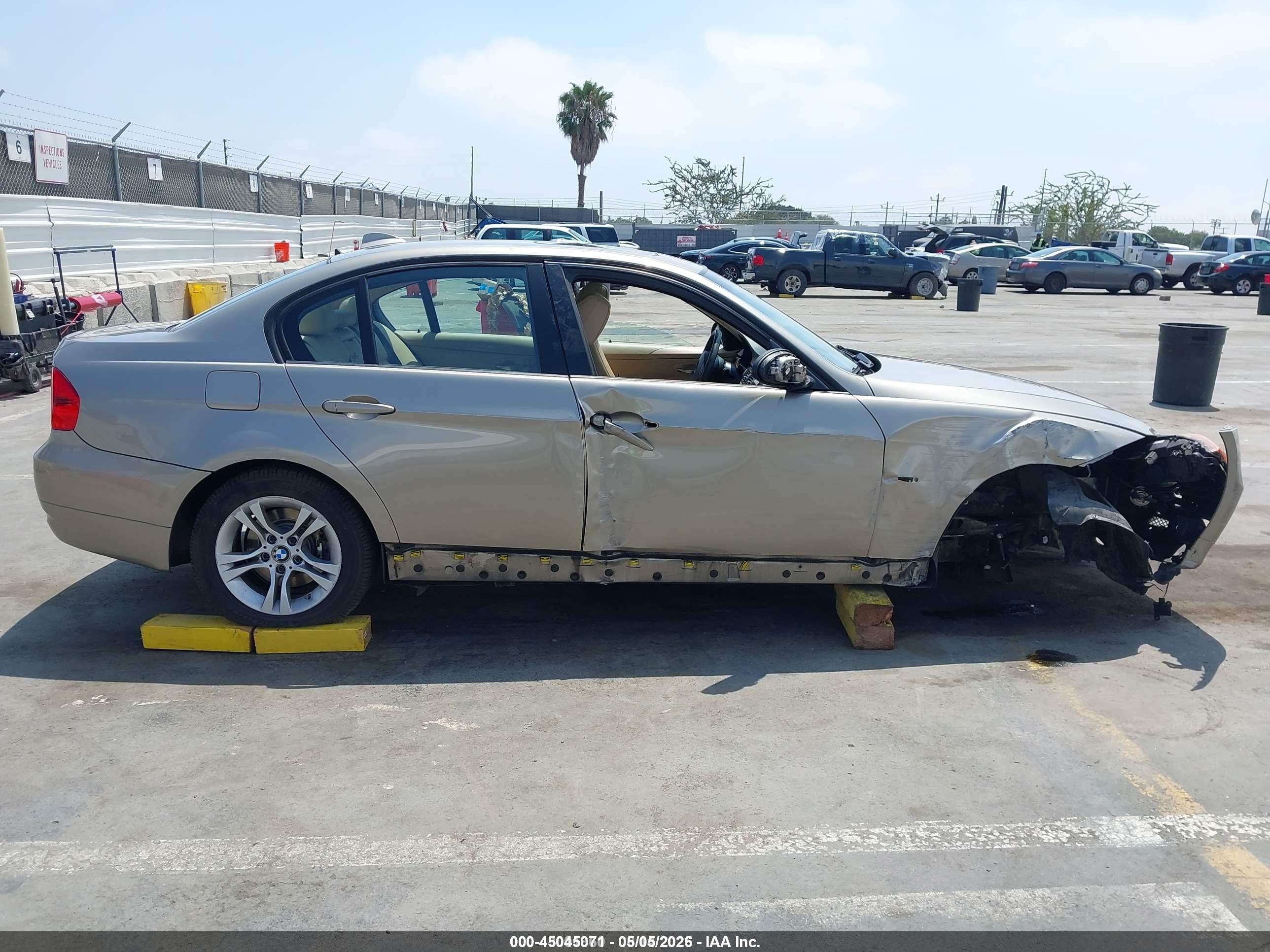 2008 Bmw 328i   Gold vin: WBAVC57518NK78168