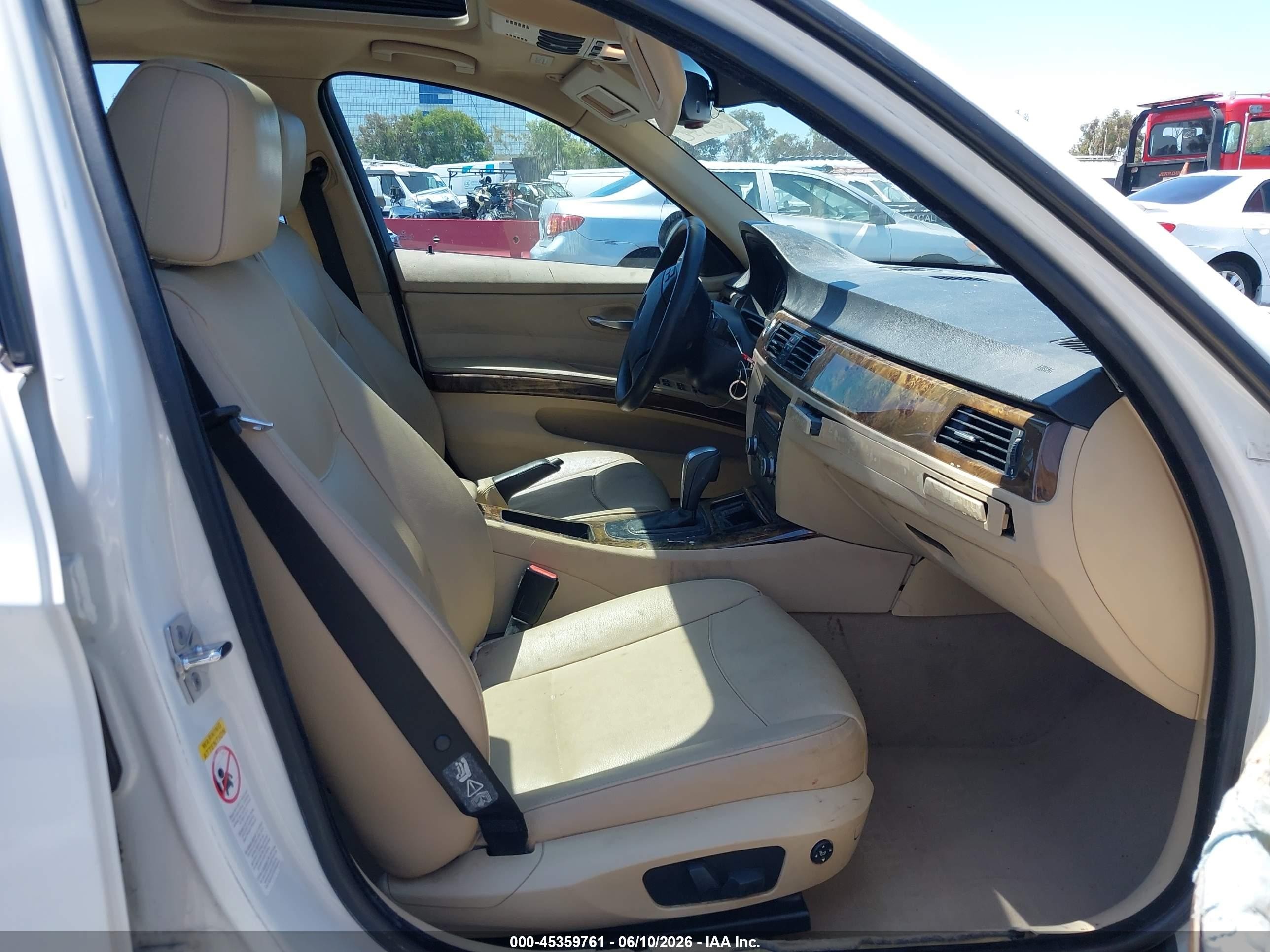 2008 Bmw 328i White vin: WBAVC57528NK77174