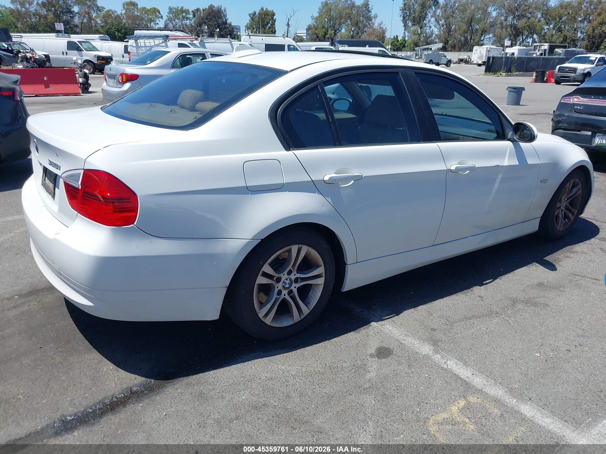 2008 Bmw 328i White vin: WBAVC57528NK77174