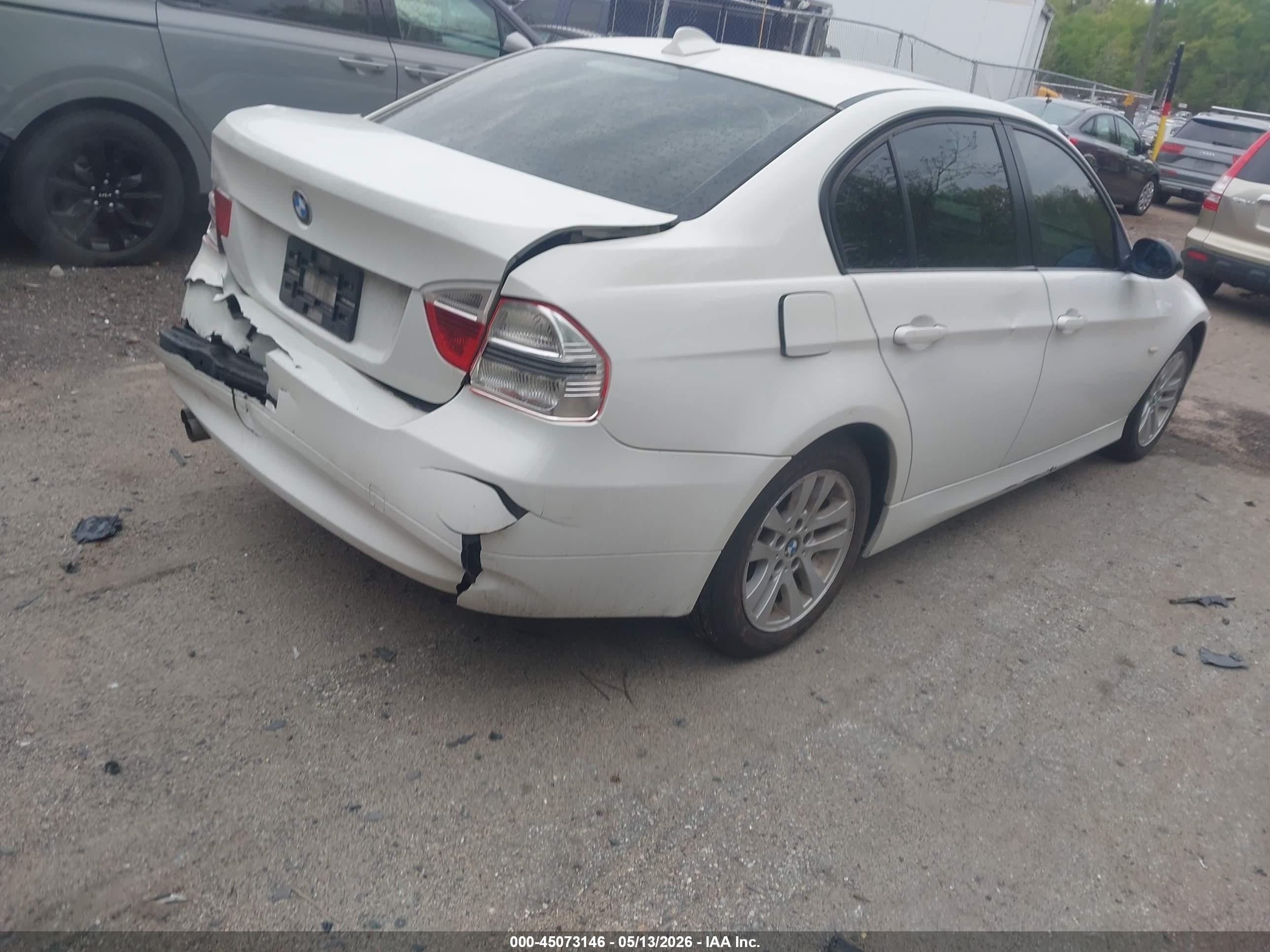2007 Bmw 328xi   White vin: WBAVC735X7KP36694