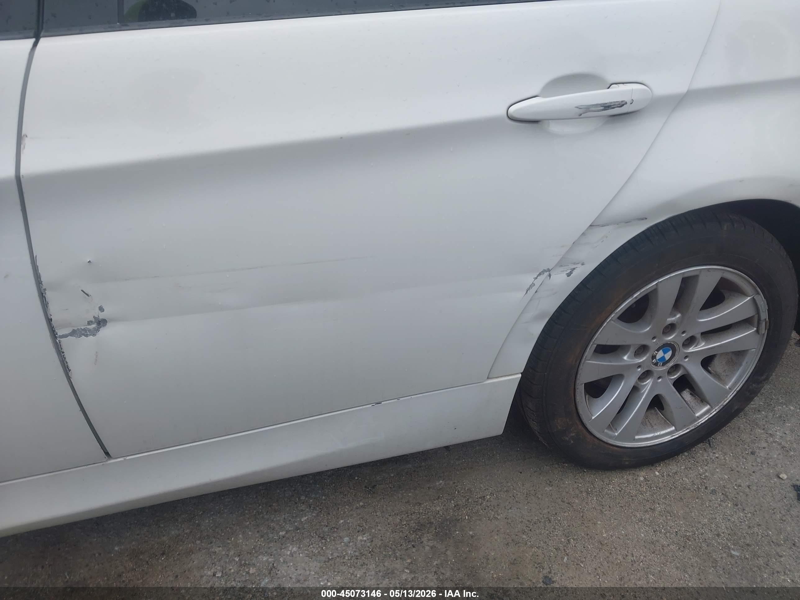 2007 Bmw 328xi   White vin: WBAVC735X7KP36694