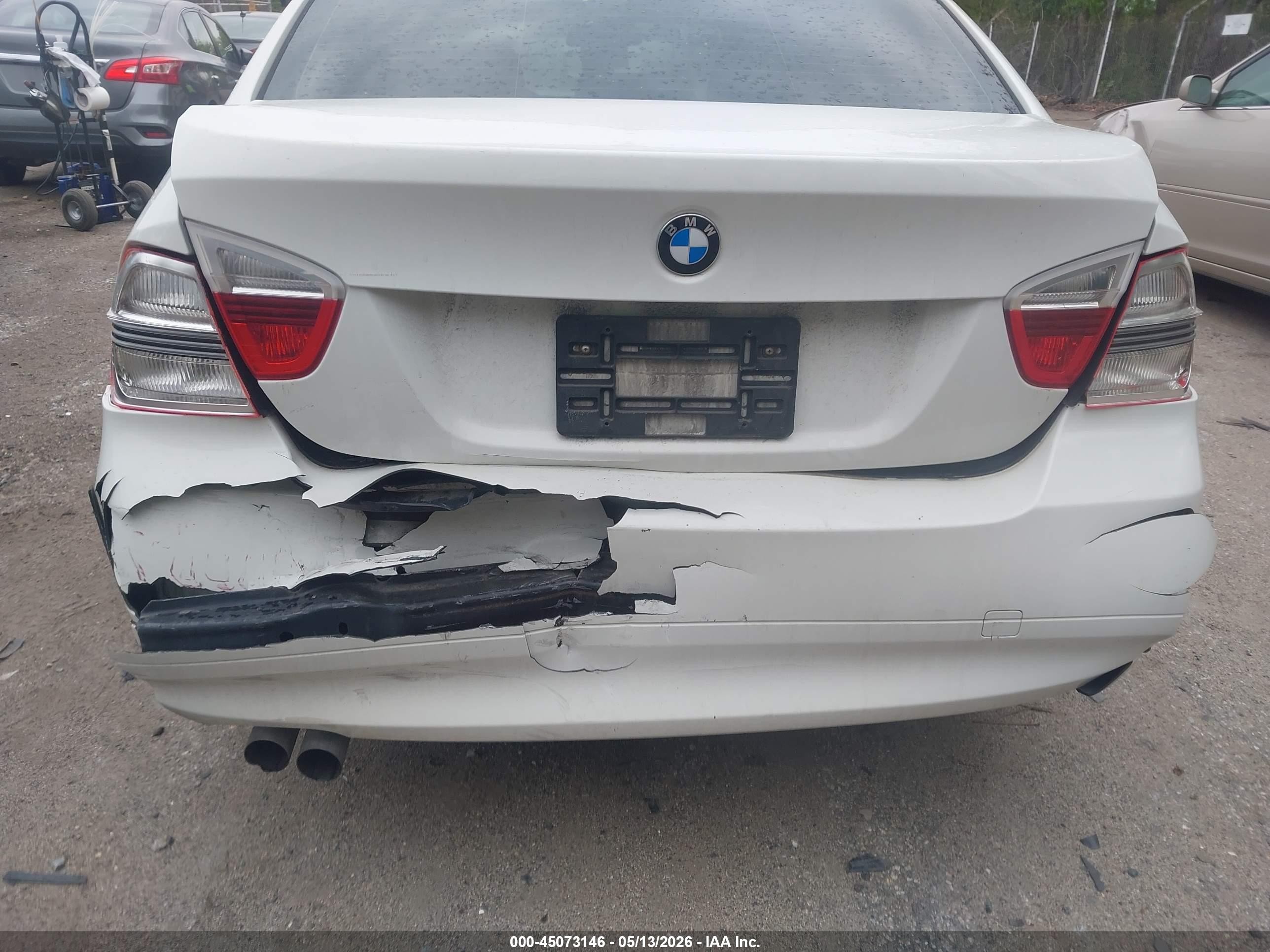 2007 Bmw 328xi   White vin: WBAVC735X7KP36694
