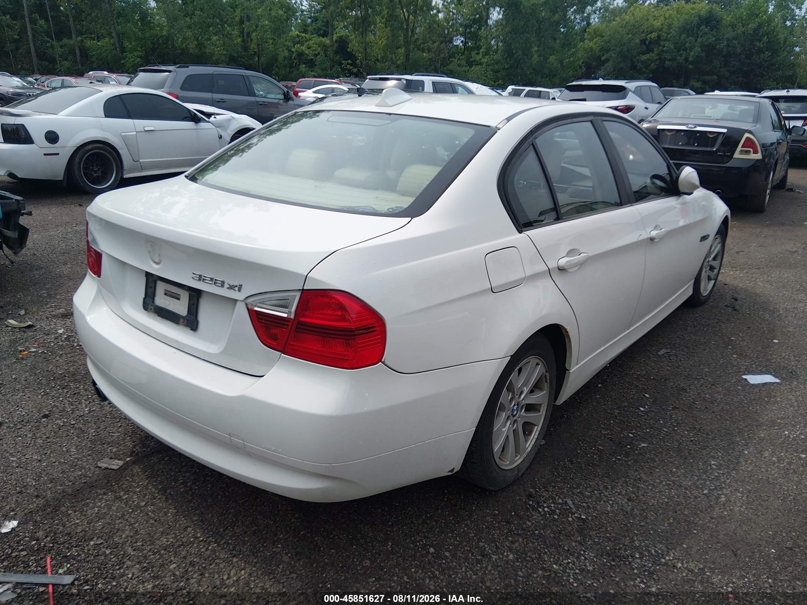 2007 Bmw 328xi   White vin: WBAVC93517KX60698