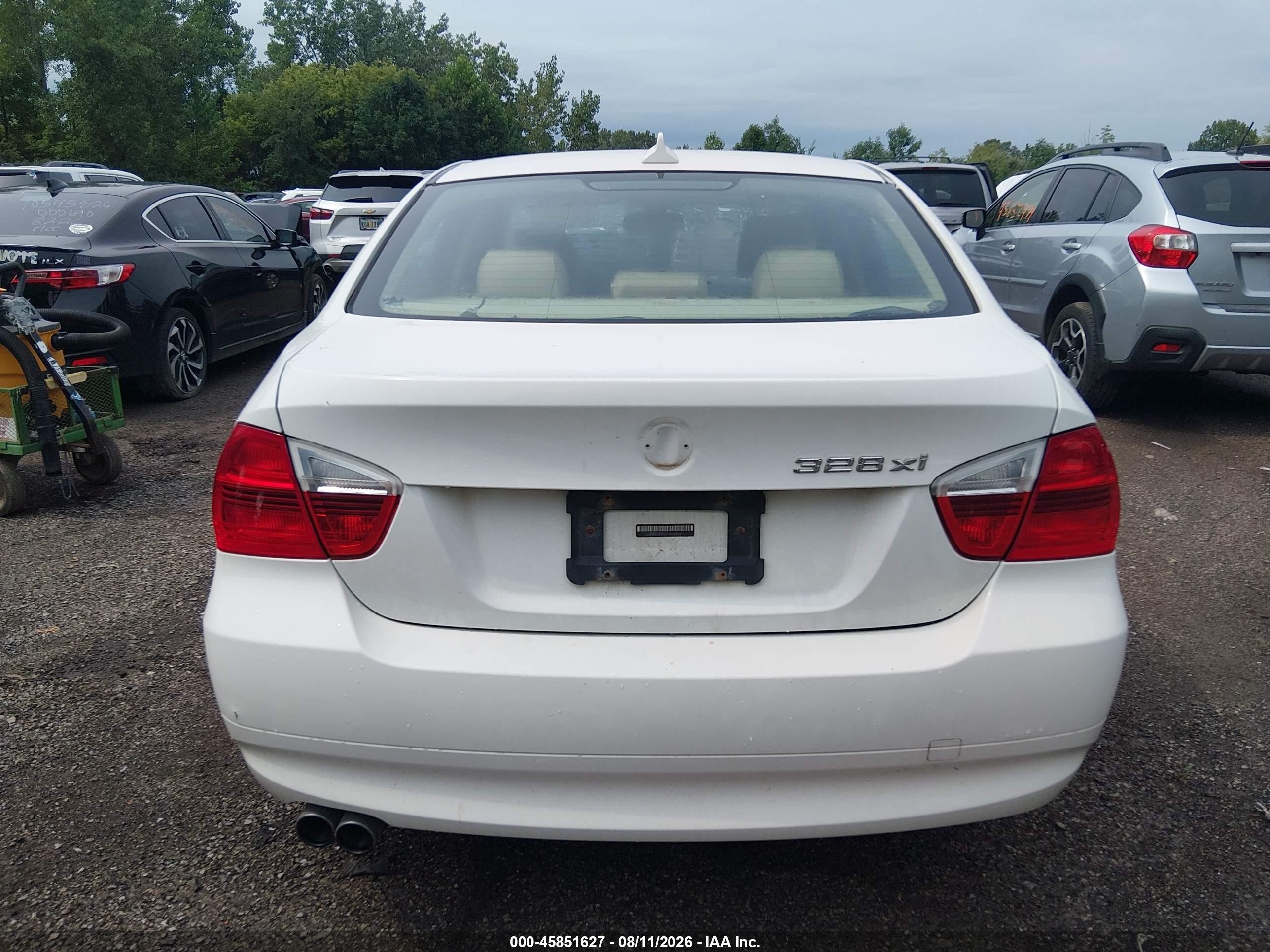 2007 Bmw 328xi   White vin: WBAVC93517KX60698