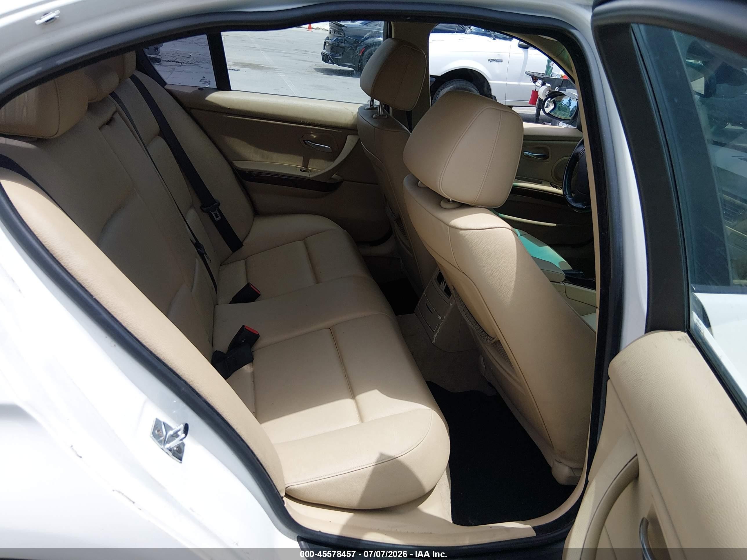 2007 Bmw 328xi   White vin: WBAVC93537KX52280