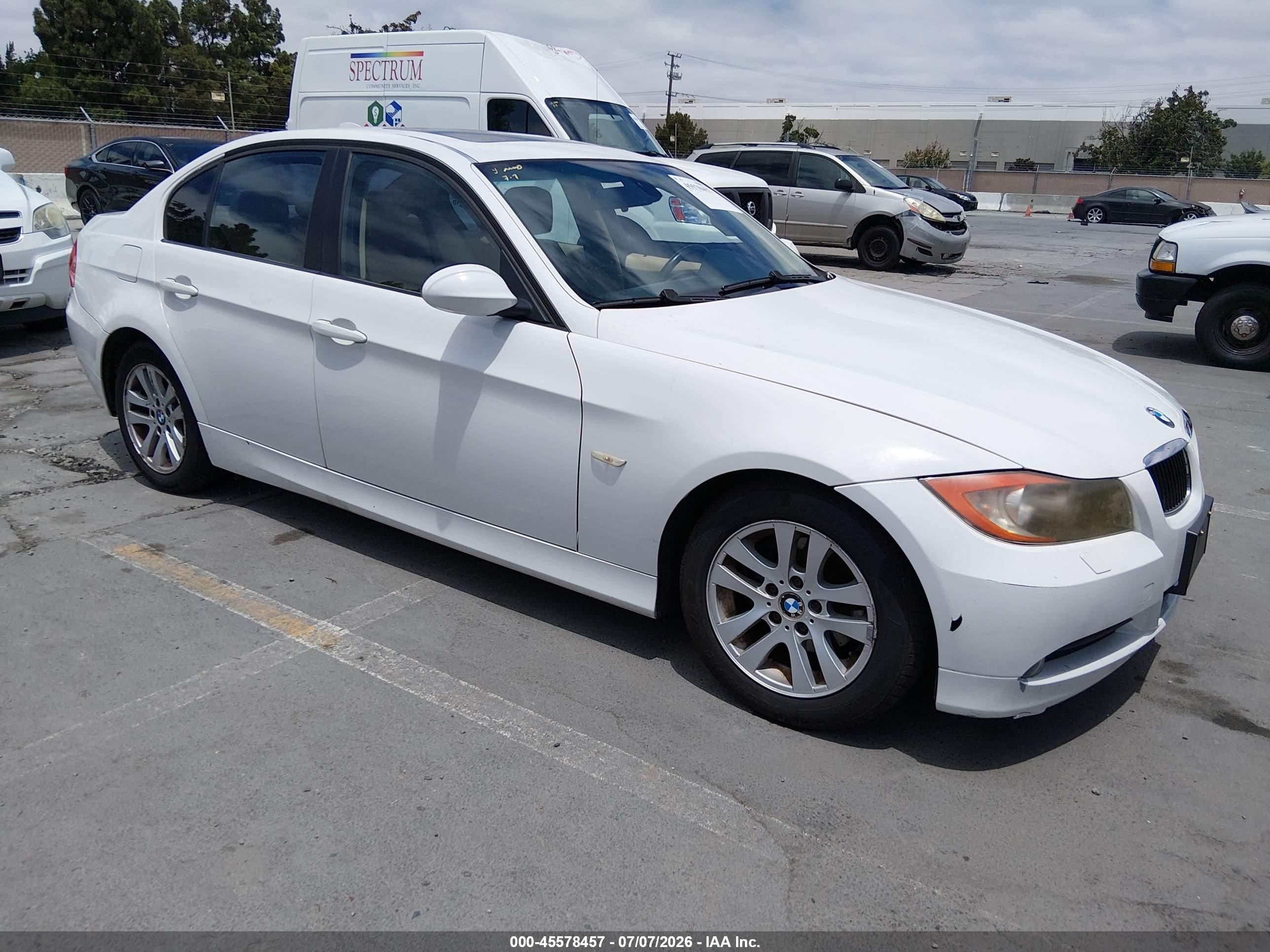 2007 Bmw 328xi   White vin: WBAVC93537KX52280