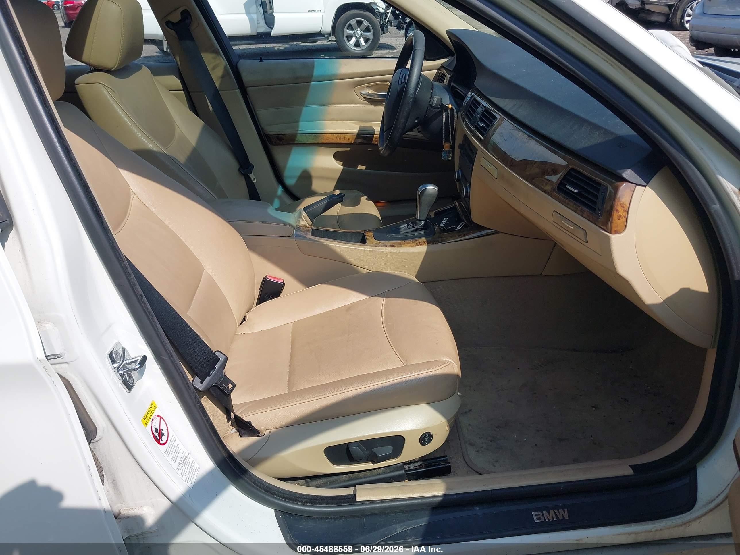2007 Bmw 328xi White vin: WBAVC93557KX61787
