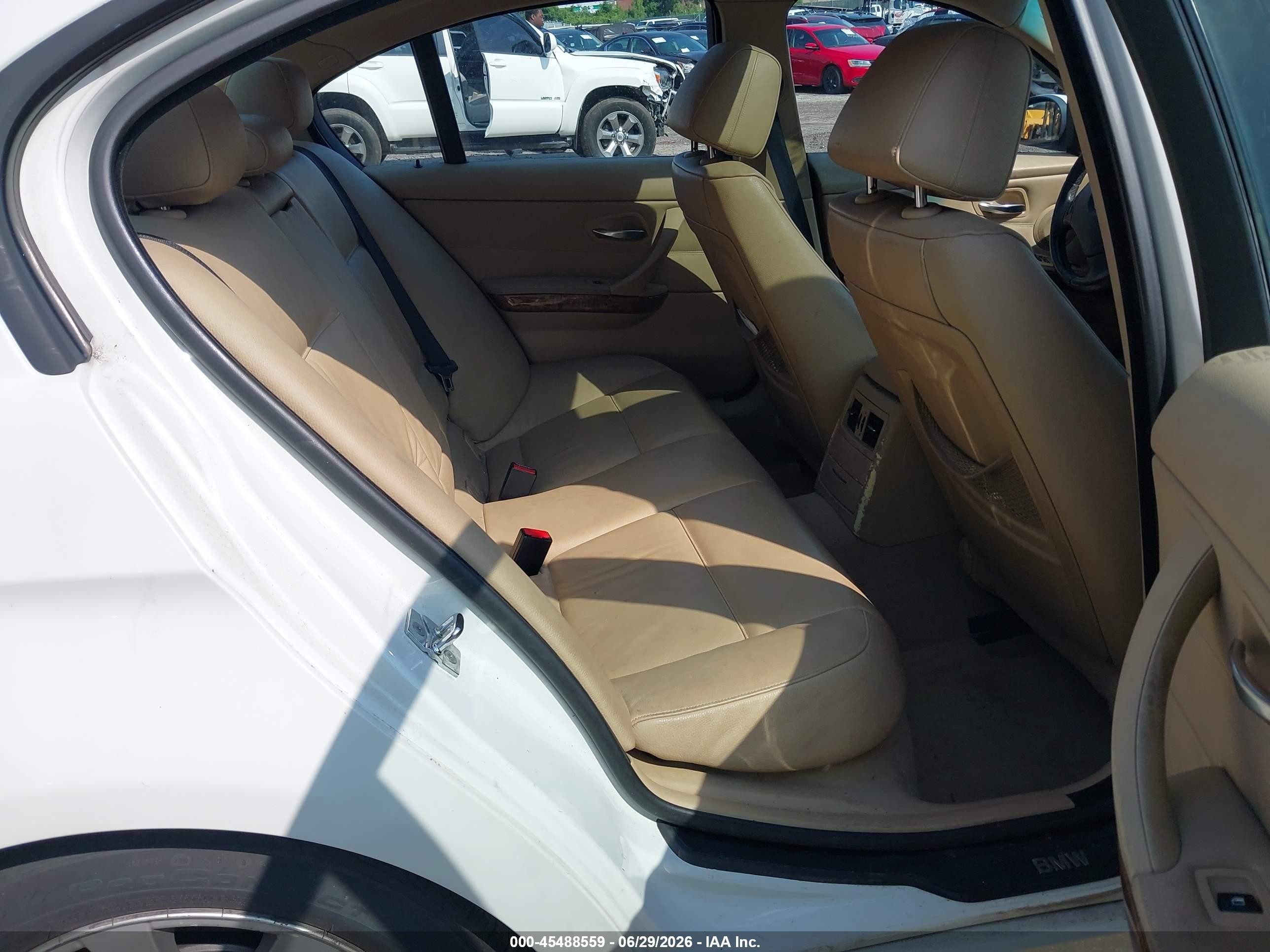 2007 Bmw 328xi White vin: WBAVC93557KX61787