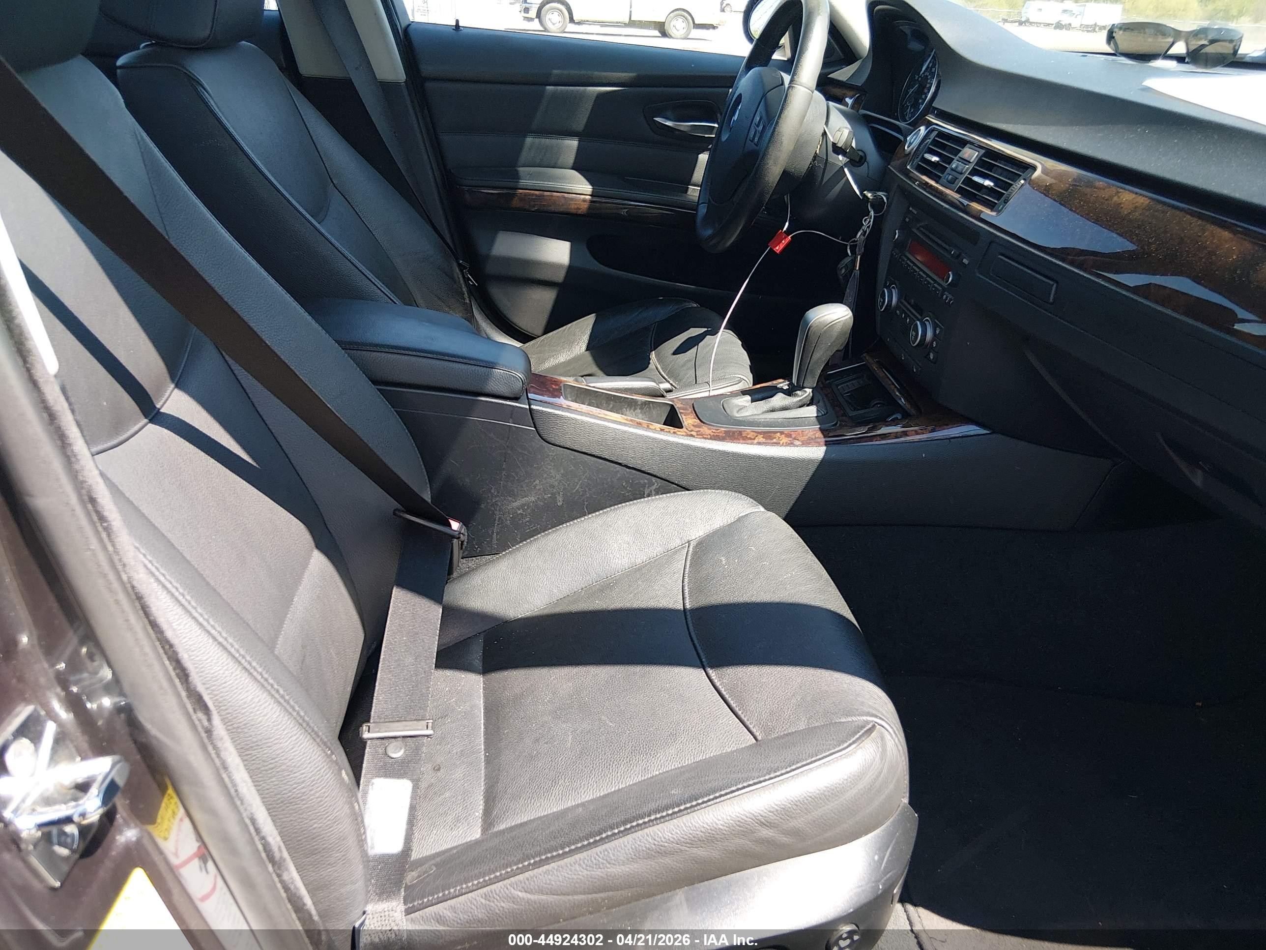 2008 Bmw 328xi   Серый vin: WBAVC93558K043805