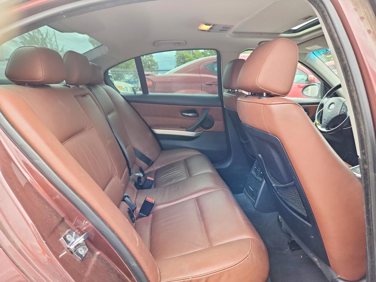 2006 Bmw 330 Xi Maroon vin: WBAVD33526KV63418