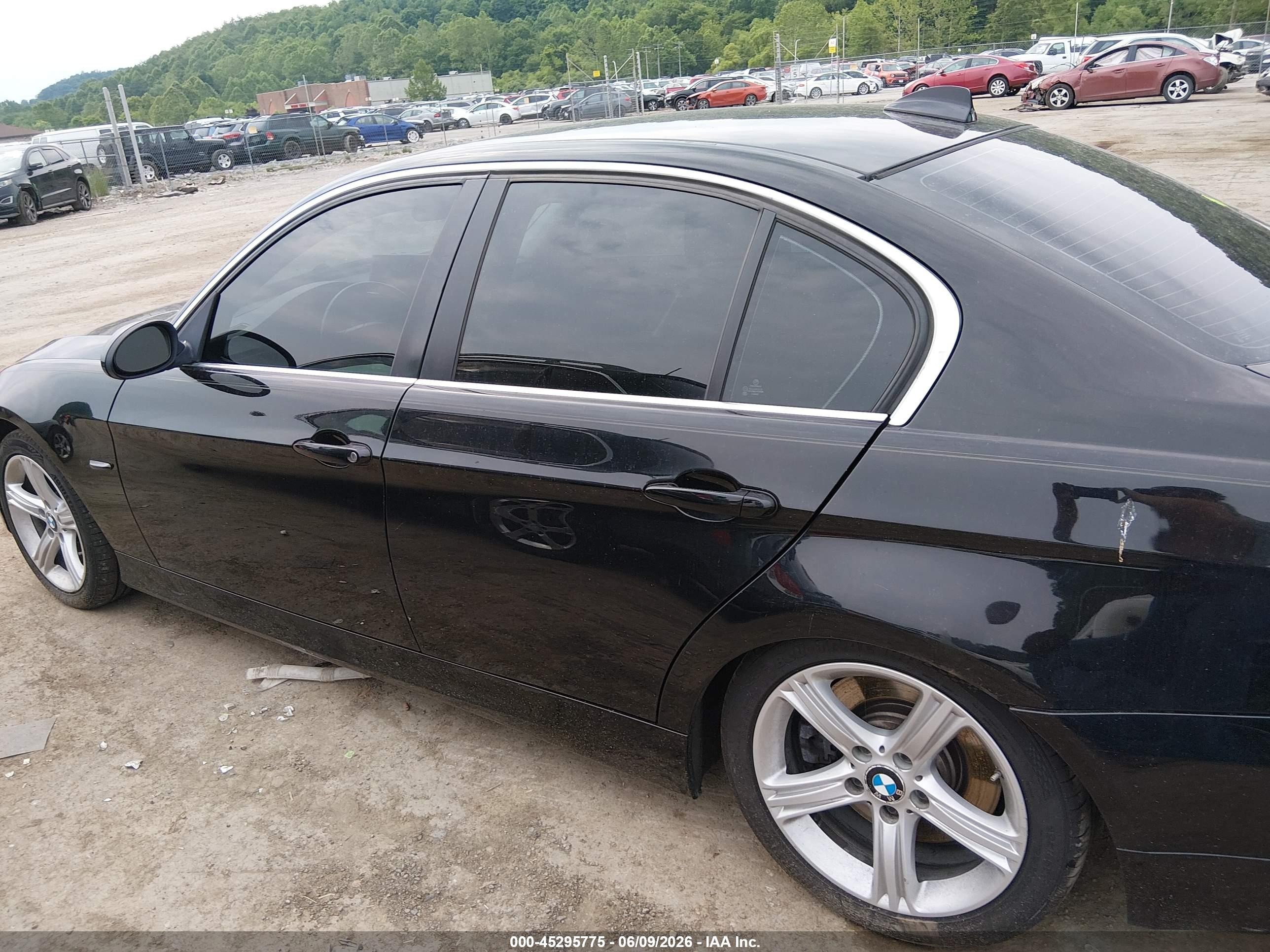 2008 Bmw 335xi   Черный vin: WBAVD535X8A285646