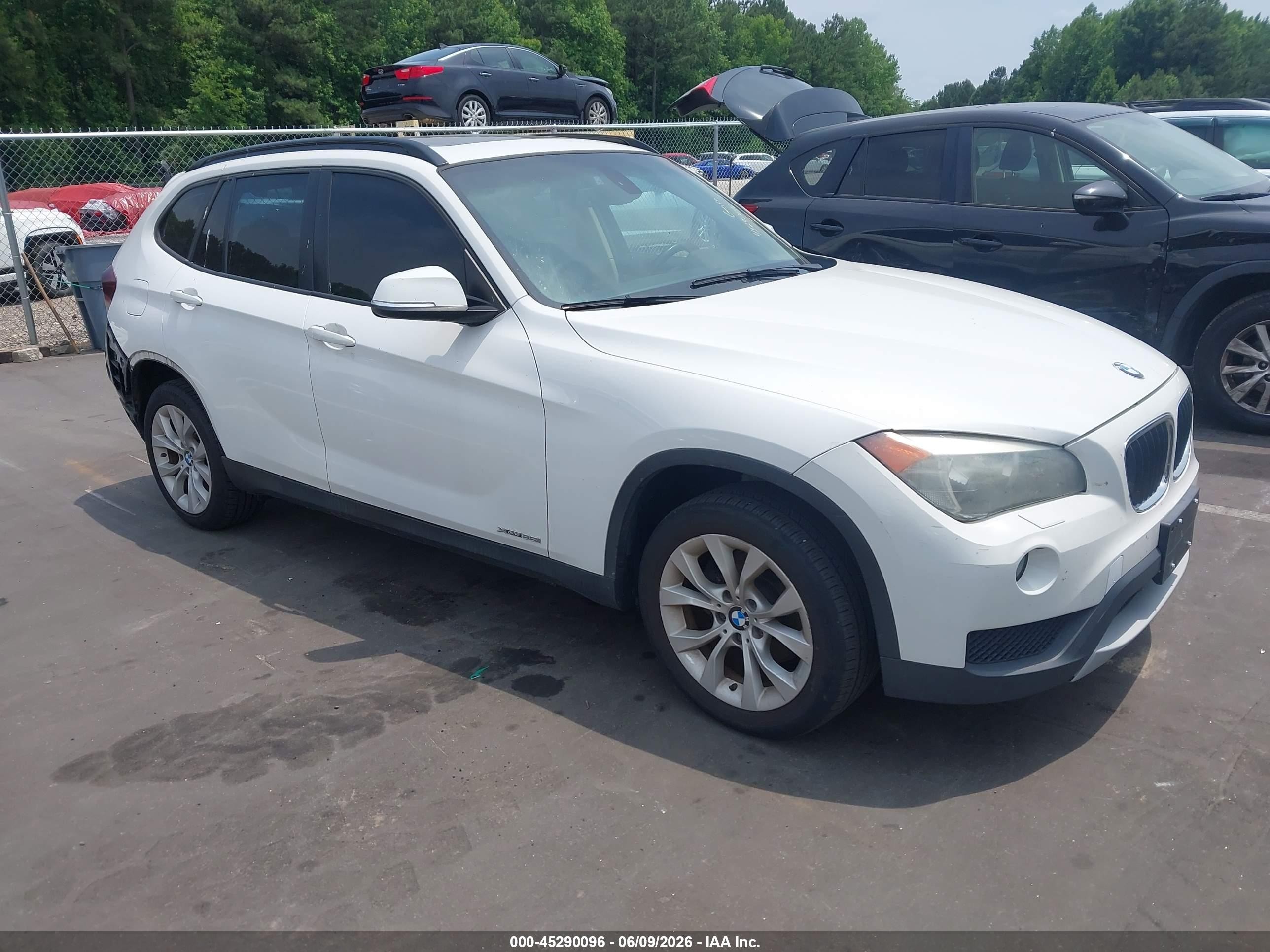 2013 Bmw X1 Xdrive28i White vin: WBAVL1C50DVR82970
