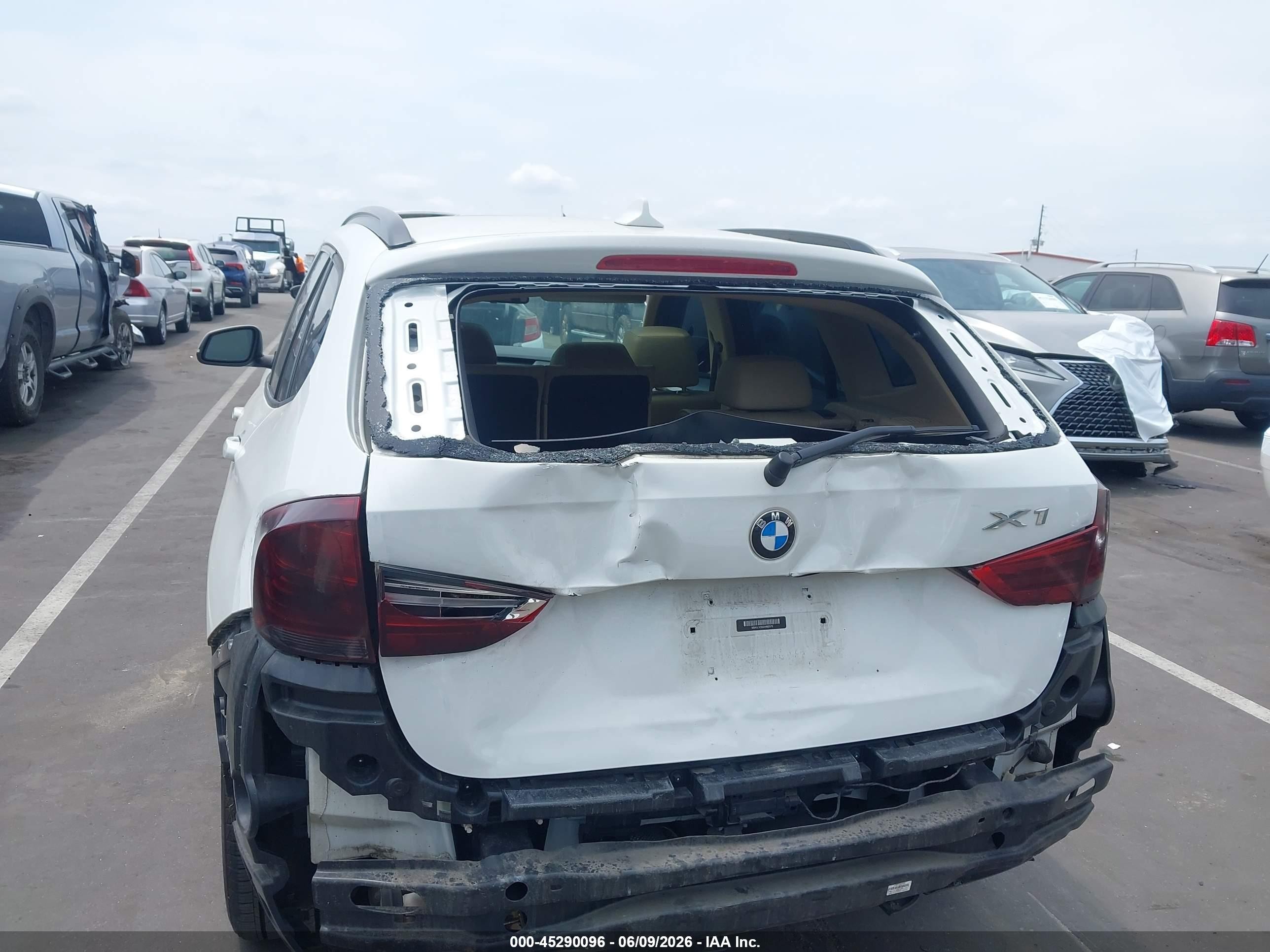 2013 Bmw X1 Xdrive28i White vin: WBAVL1C50DVR82970
