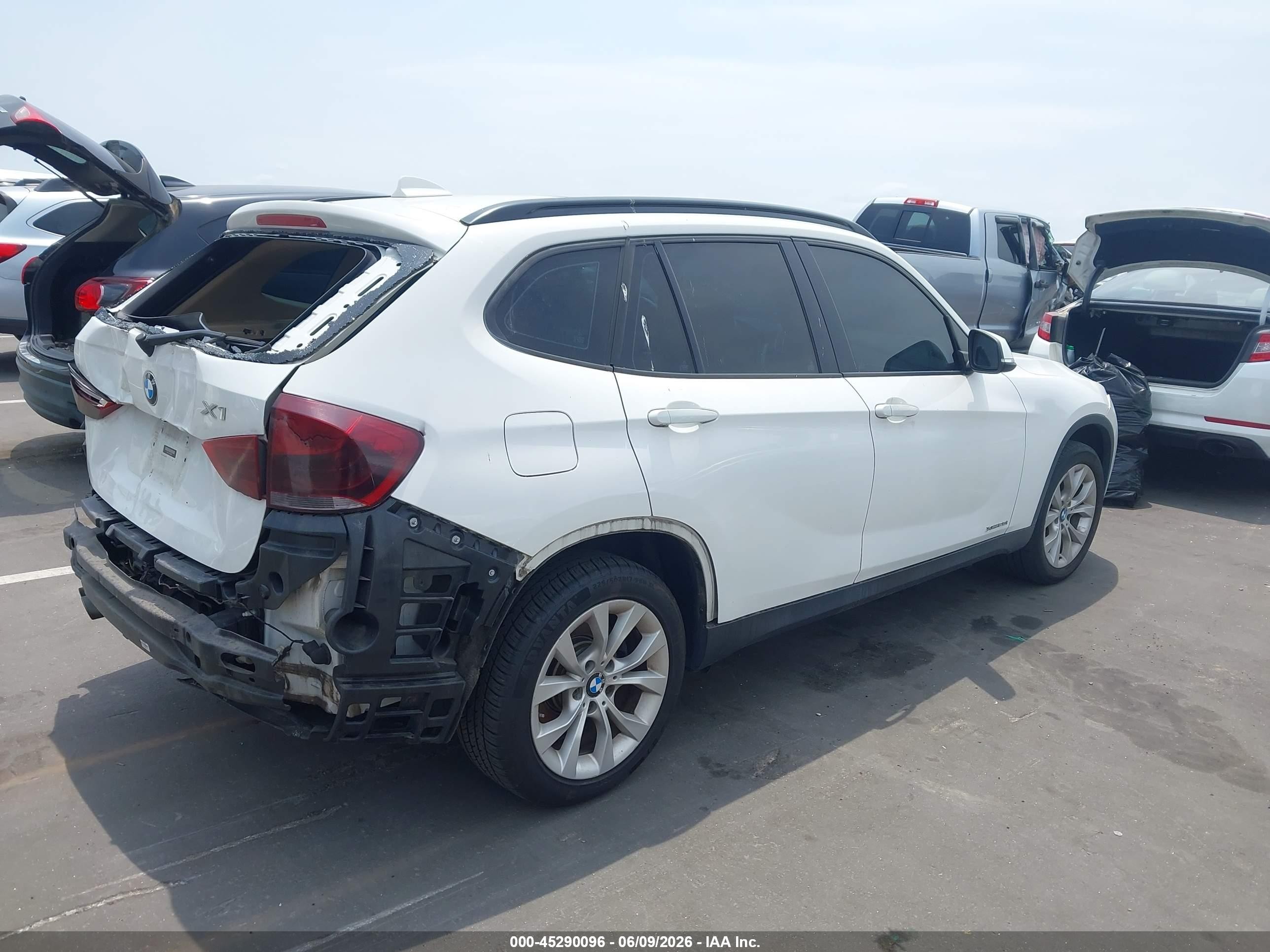 2013 Bmw X1 Xdrive28i White vin: WBAVL1C50DVR82970