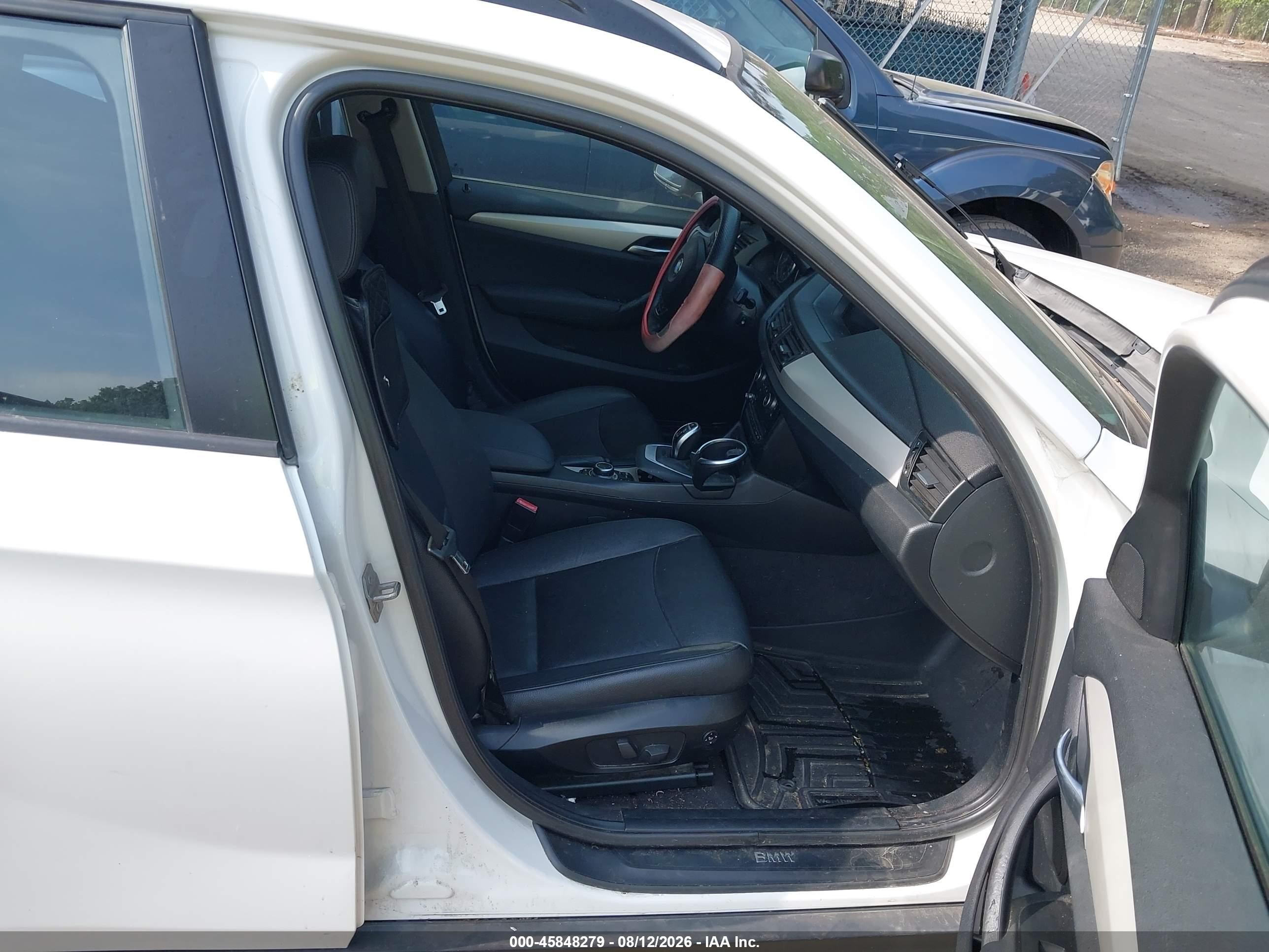 2013 Bmw X1 Xdrive28i White vin: WBAVL1C50DVR85433