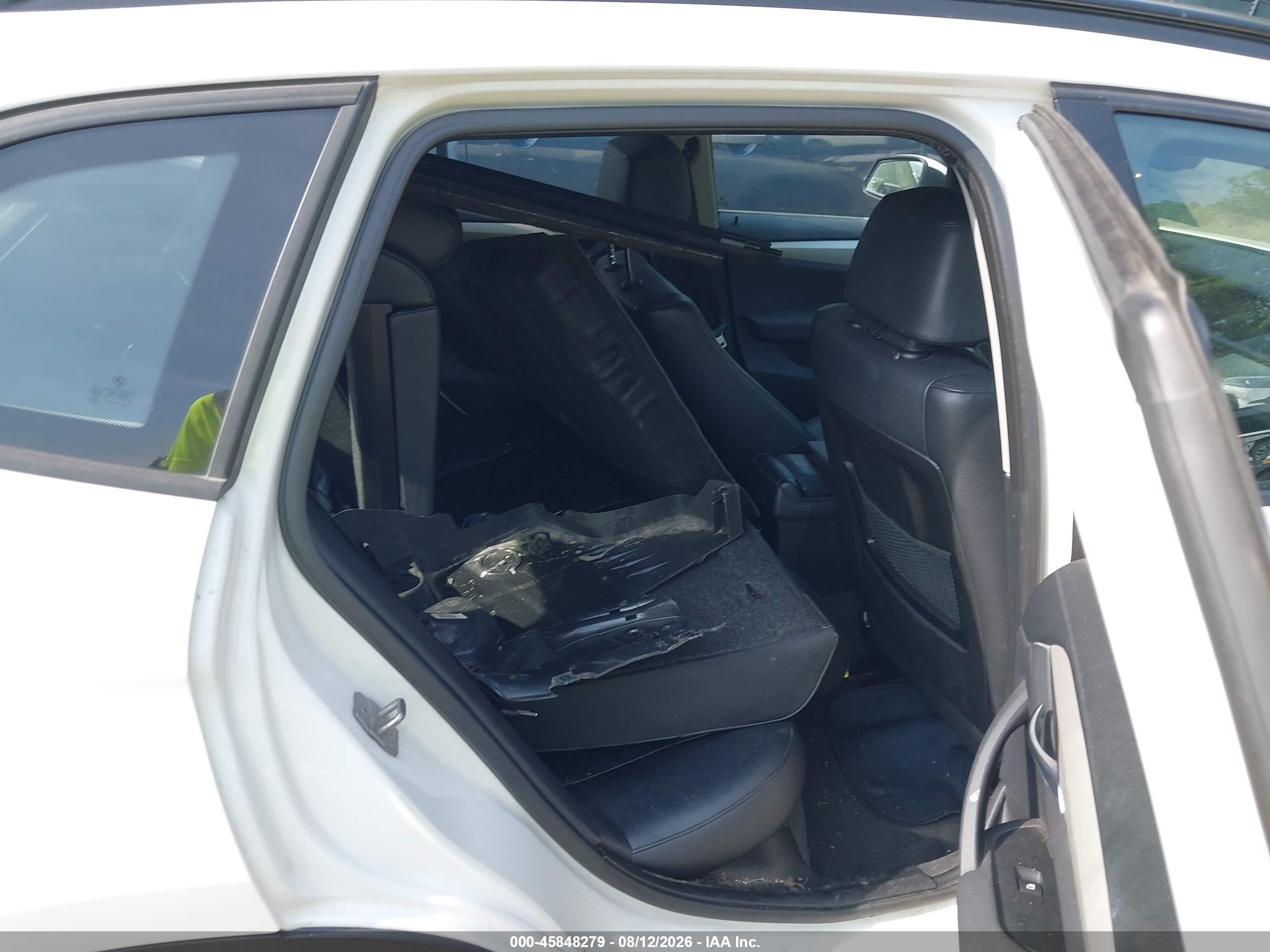 2013 Bmw X1 Xdrive28i White vin: WBAVL1C50DVR85433