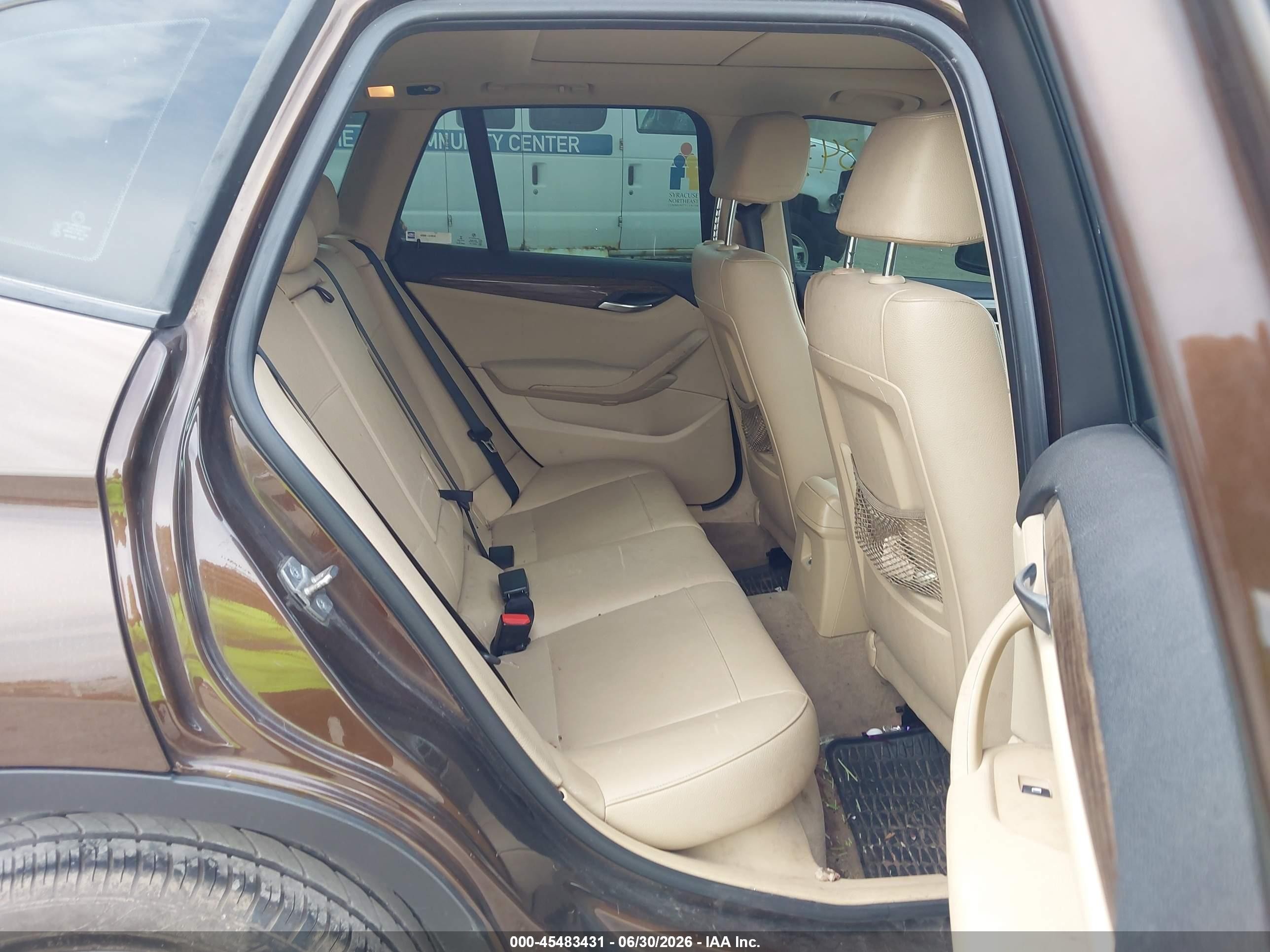 2015 Bmw X1 Xdrive28i Коричневый vin: WBAVL1C50FVY31310