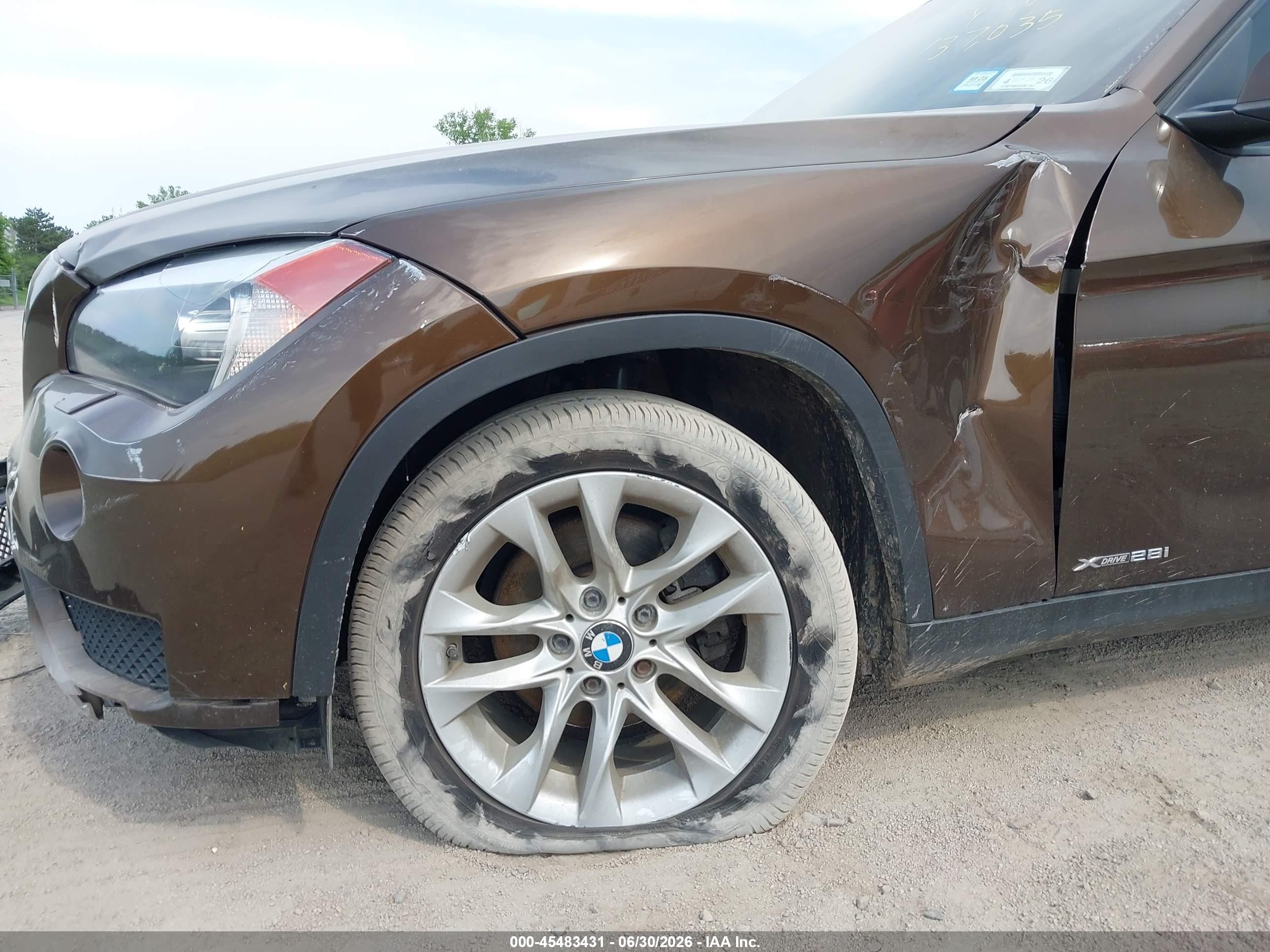 2015 Bmw X1 Xdrive28i Коричневый vin: WBAVL1C50FVY31310